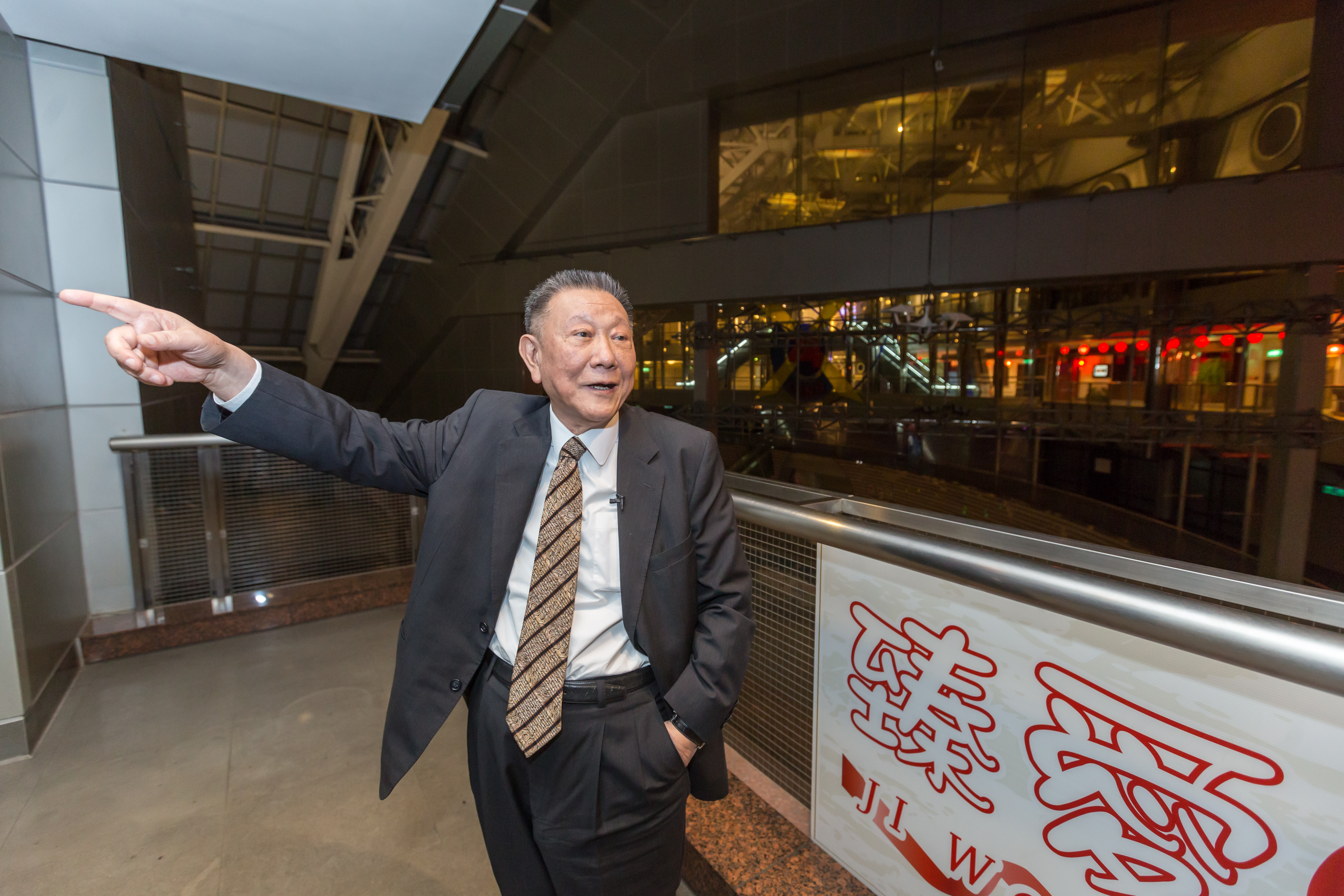 沈慶京愛動腦、閒不下來，即使年過七旬也不打算退休。