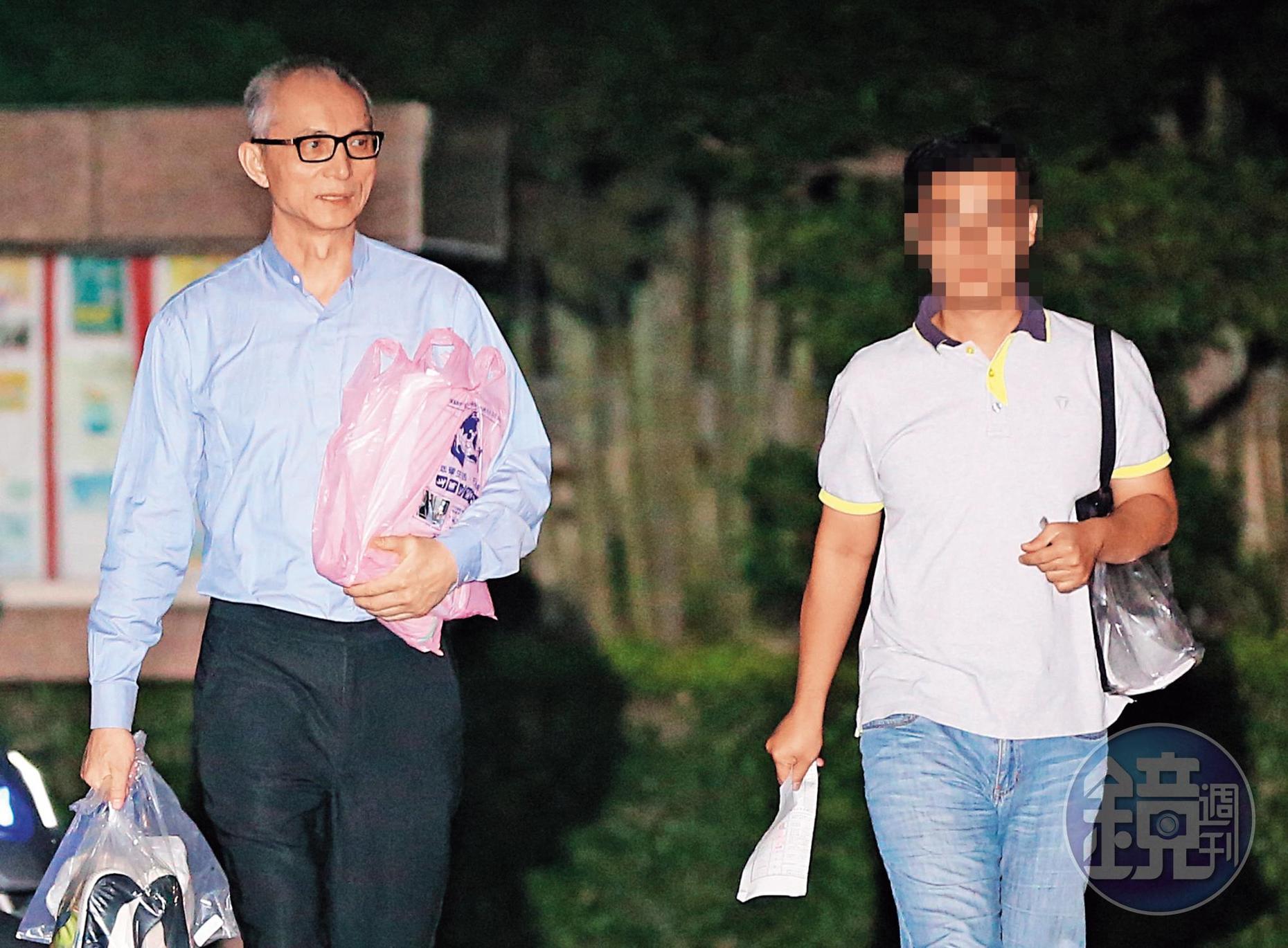 朱國榮因涉及龍邦炒股案被羈押多月,全案移審院方後,台北地院2016年4月裁定以天價4億元交保。