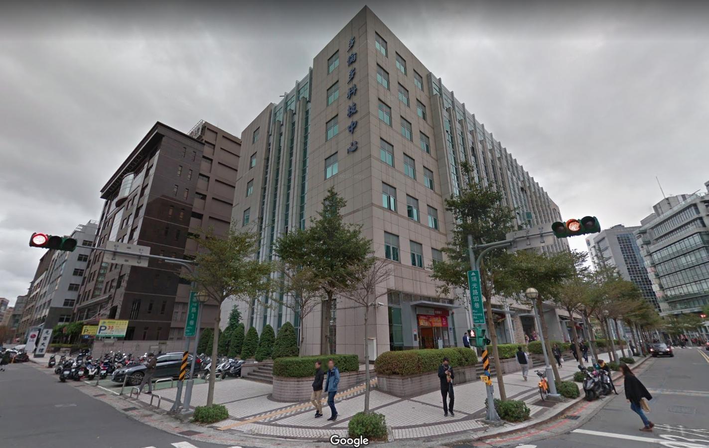 兒福盟以3.7億元買下台北內湖整層辦公室,卻被外界質疑捐款竟變成房貸。(翻攝自Google Maps)