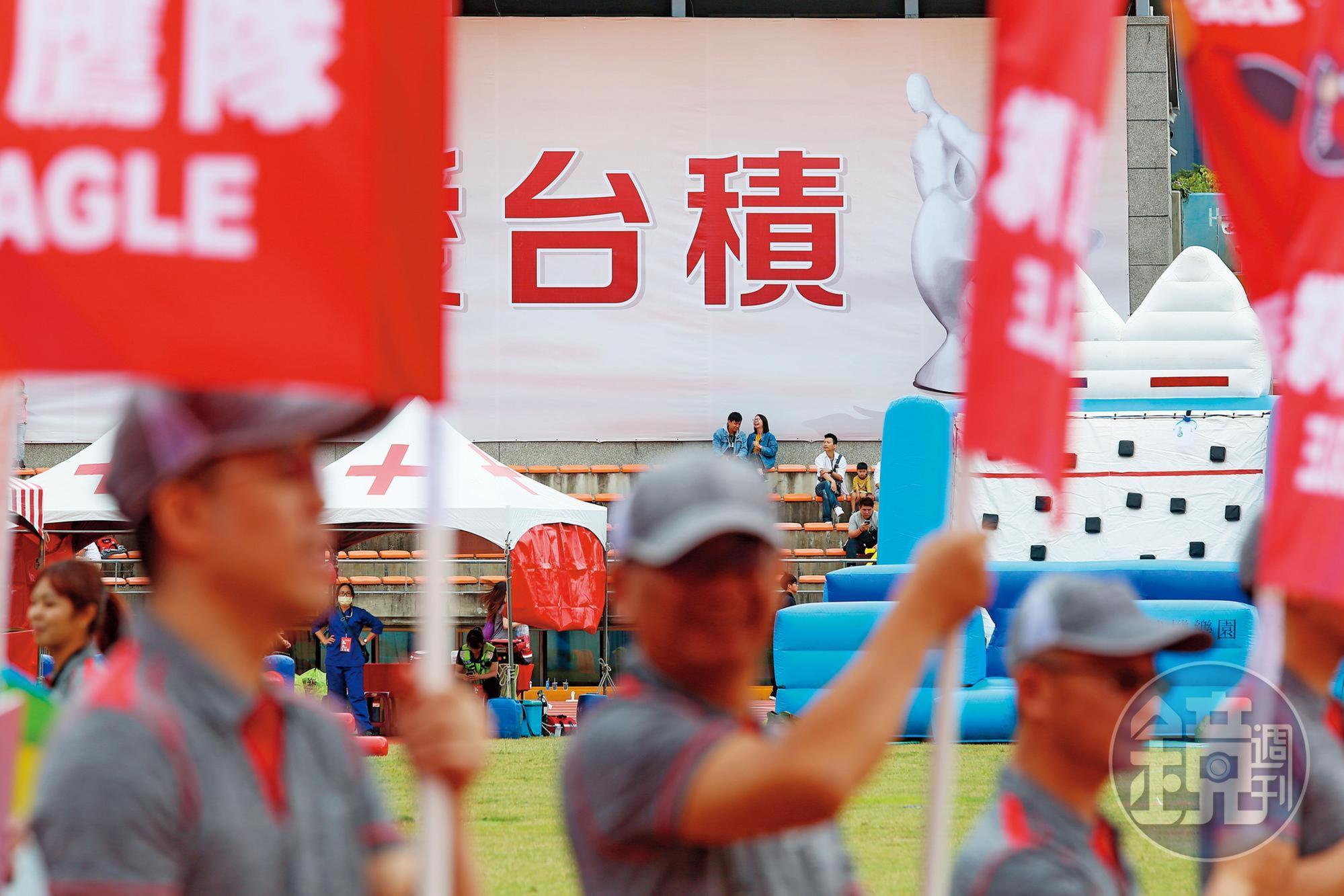 台積電漲破300元，戴柏儀分析接下來會盤整半年至1年，不建議現在追買。