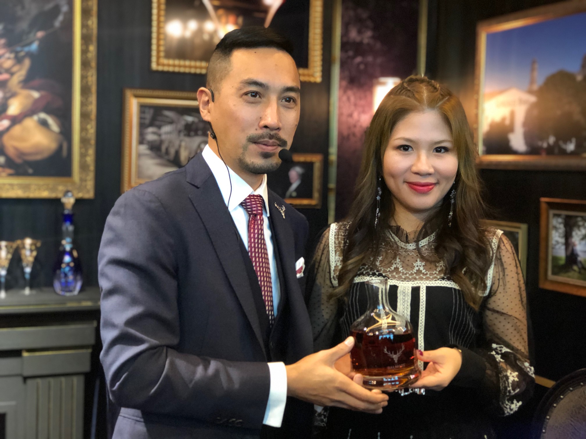 每場次參與來賓均有機會贏得品酩大摩35年大師典藏單一麥芽蘇格蘭威士忌的珍貴時刻。