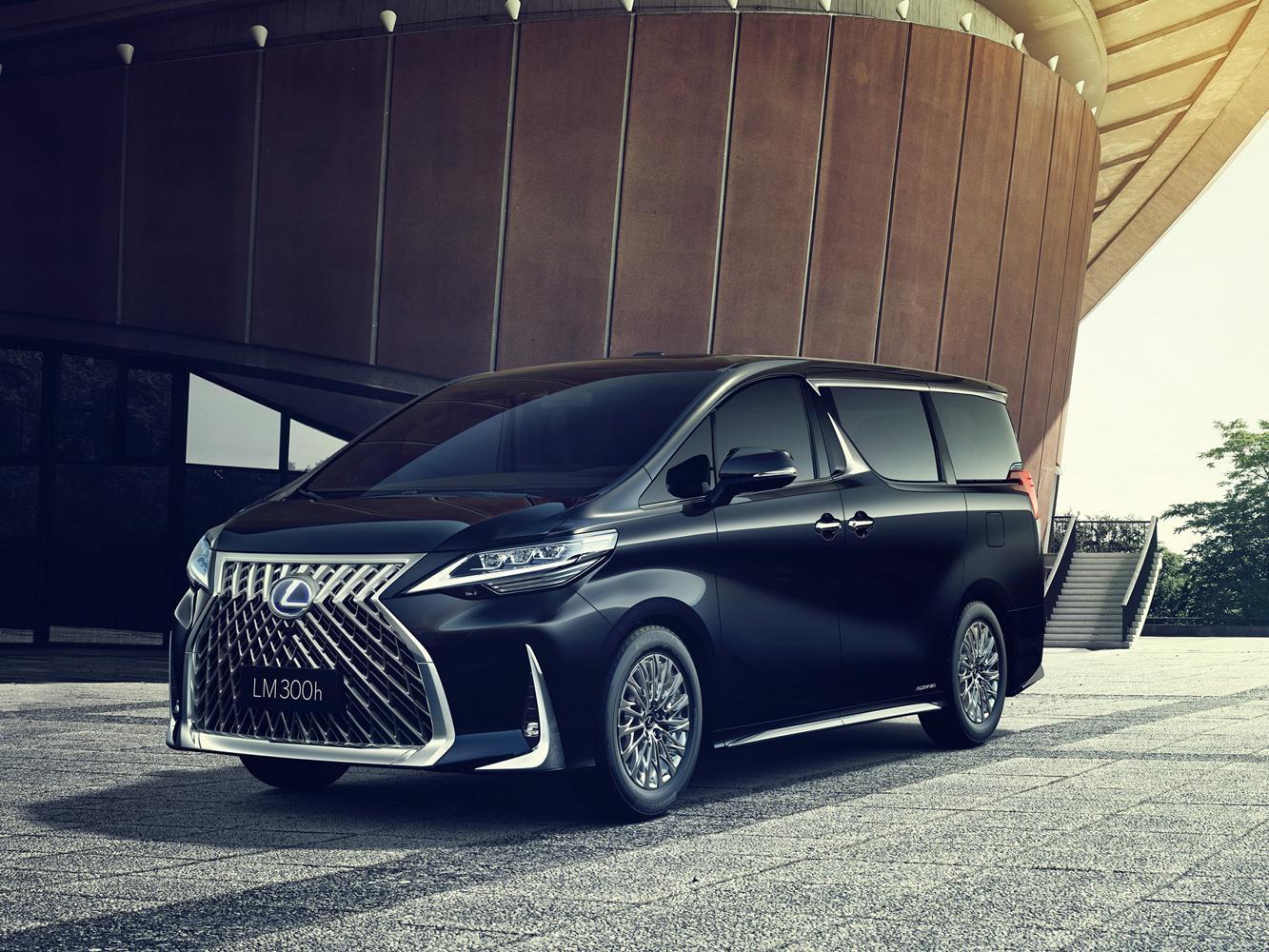  LEXUS LM