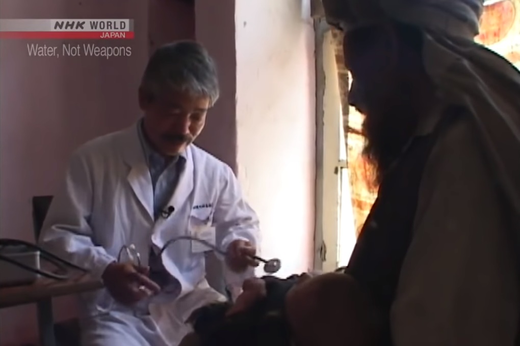 日本著名人道醫生中村哲在阿富汗座車遭狙擊身亡。（翻攝自NHK WORLD）