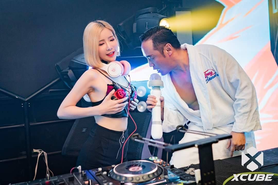 東尼大木與其樂隊在台灣夜店與音樂祭表演，台下觀眾常給予熱情支持。（翻攝自東尼大木臉書）