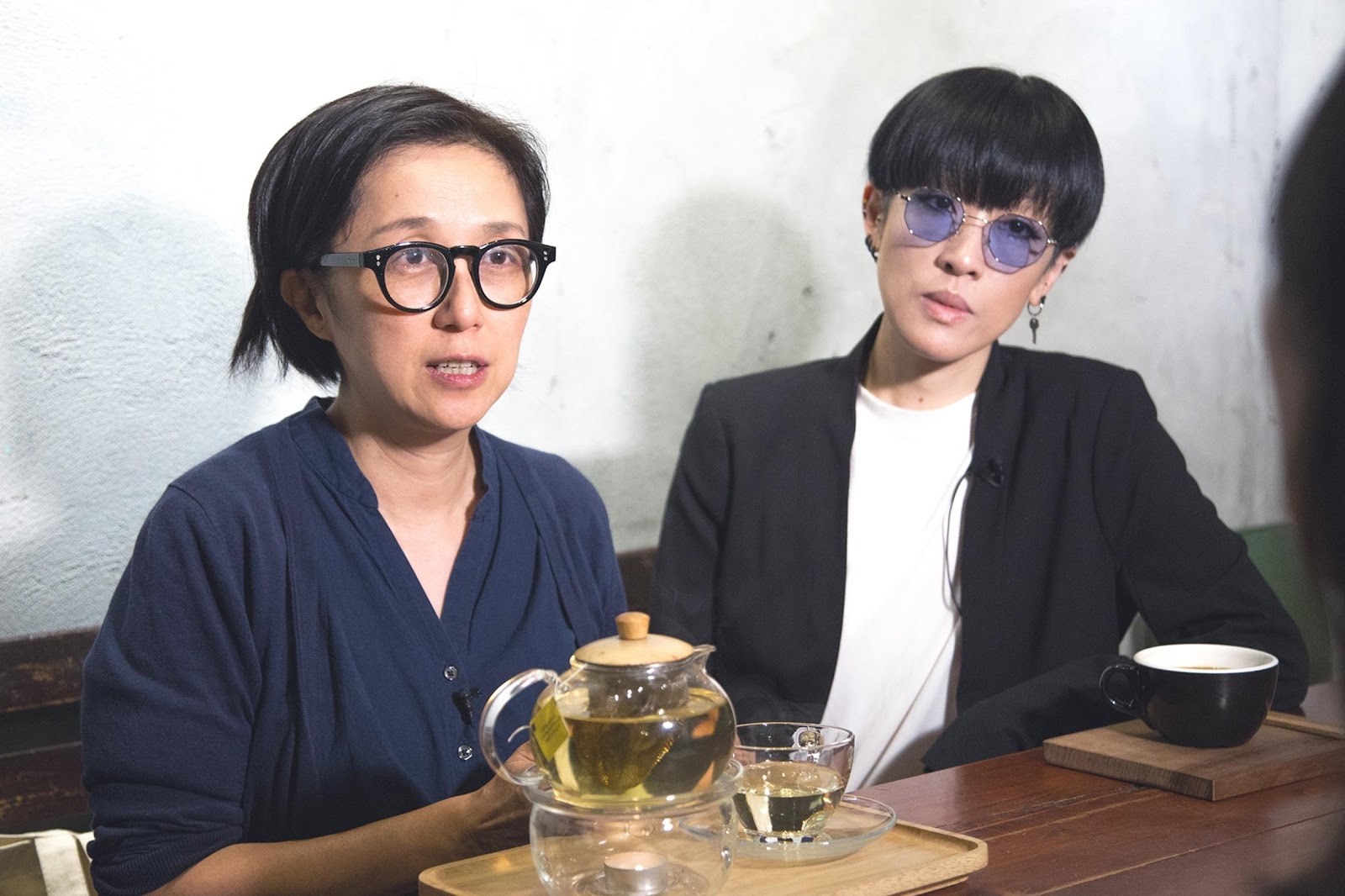黃韻玲（左）、陳珊妮（右）討論未來巨星的樣貌時，認為時代不同，應該先討論用什麼標準來衡量。（影視及流行音樂產業局提供）