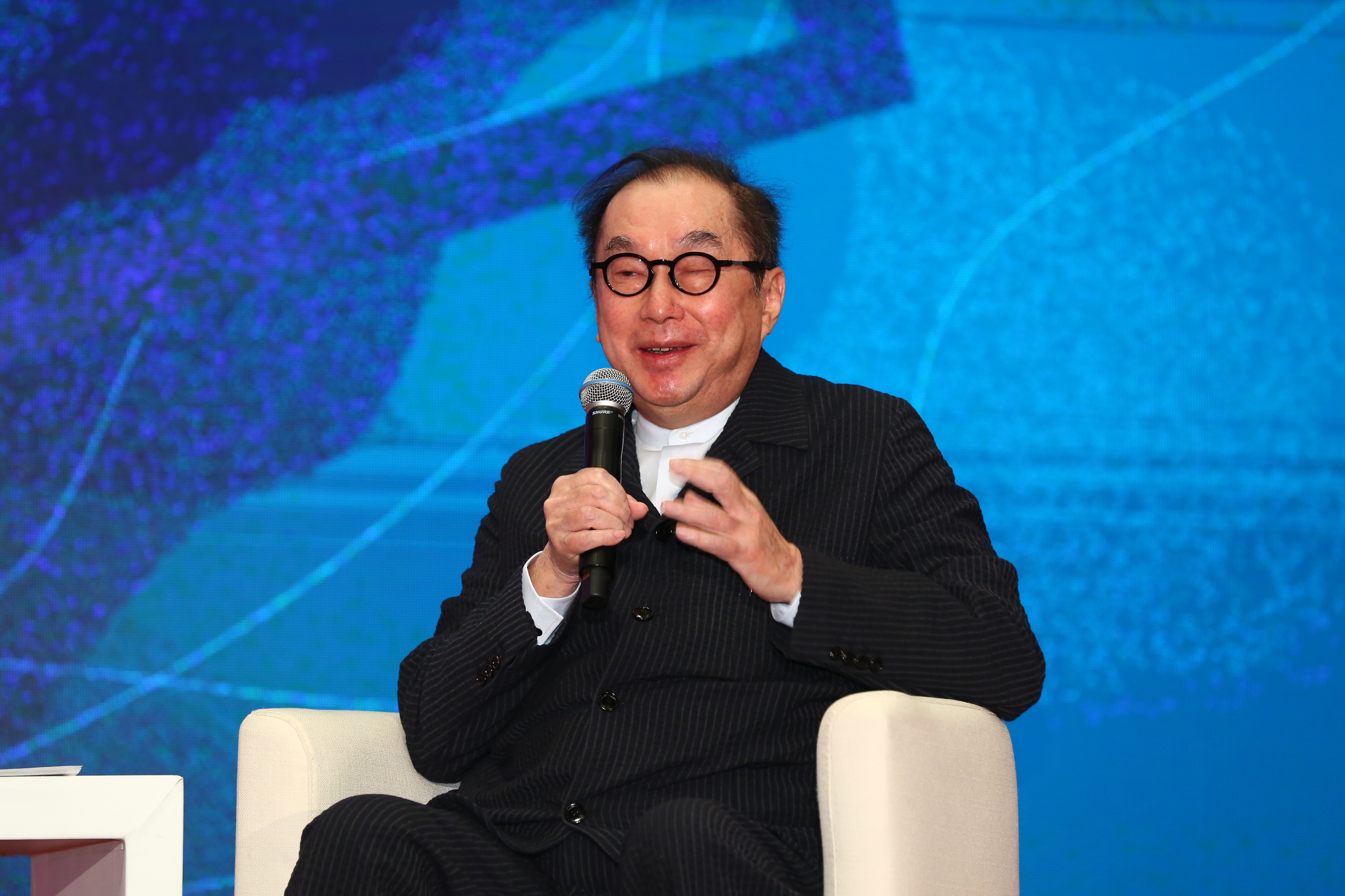 最近才當選生策會副會長的林百里，感嘆花了2年學習才聽得懂一些醫學相關的話。