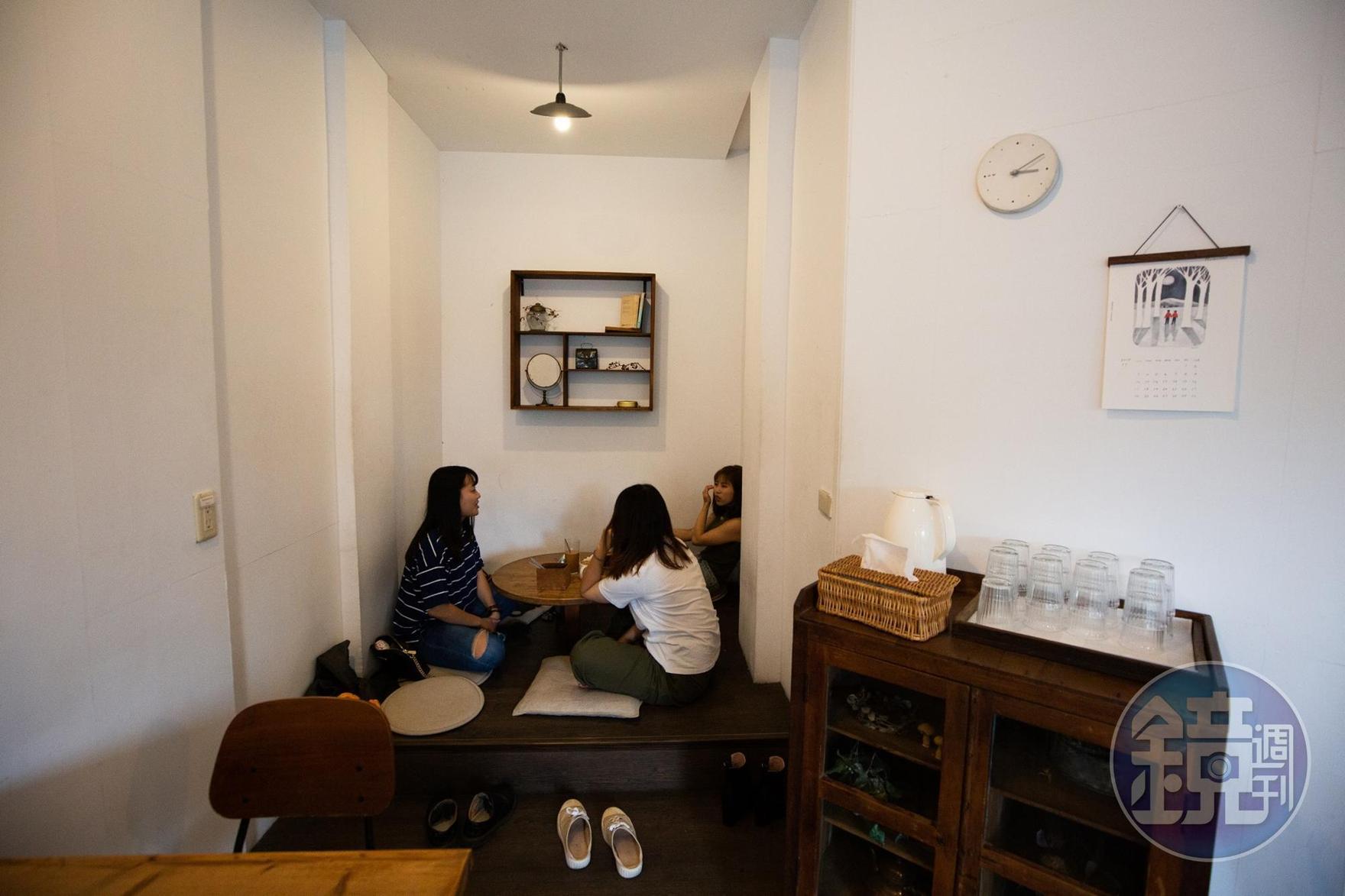 因老屋的格局,讓「Come home咖啡漫步」有不少獨立空間。