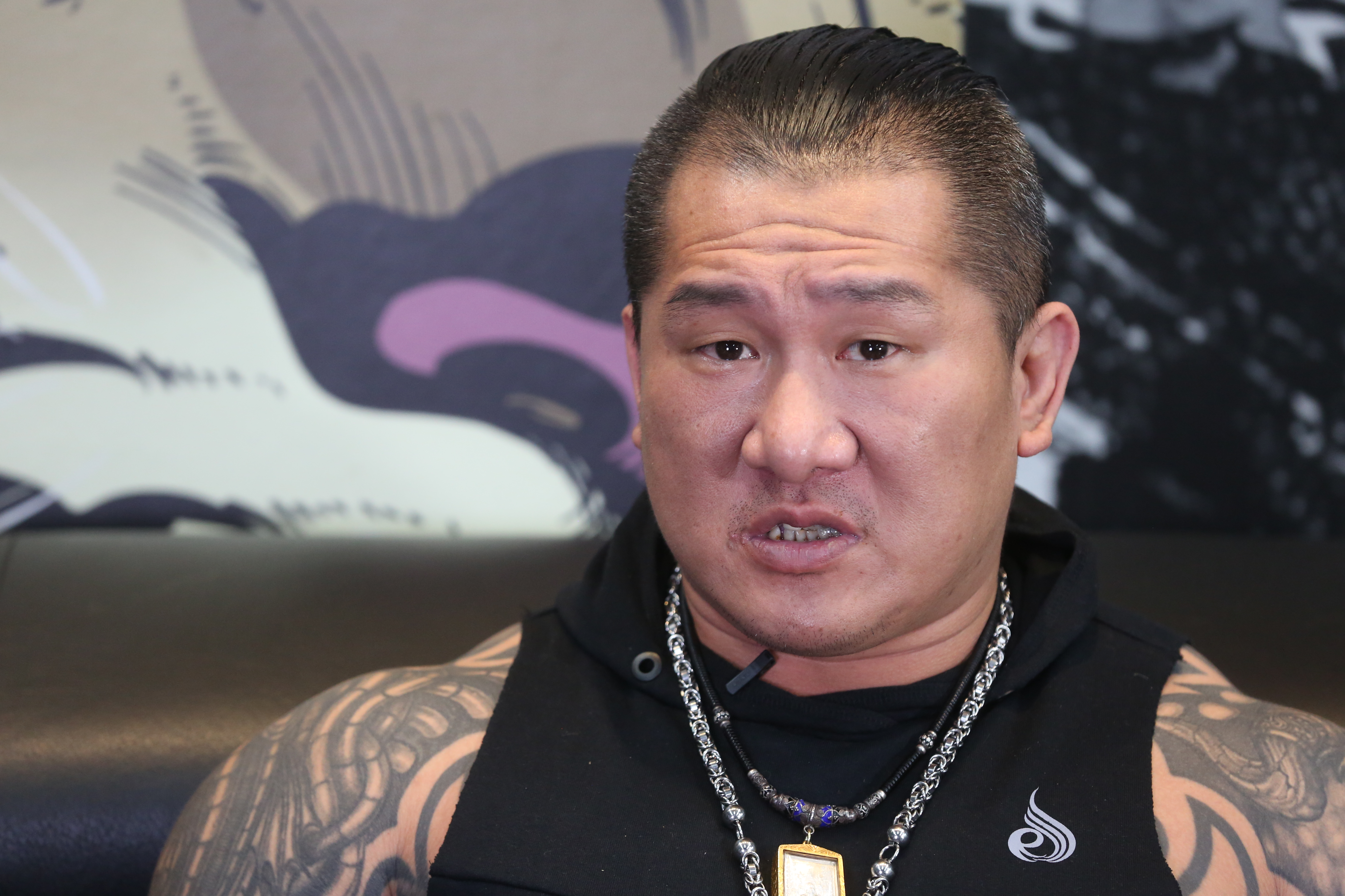 網紅「館長」常針砭時事飽受攻擊，他昨（5日）晚開直播吐露負能量。（資料照）