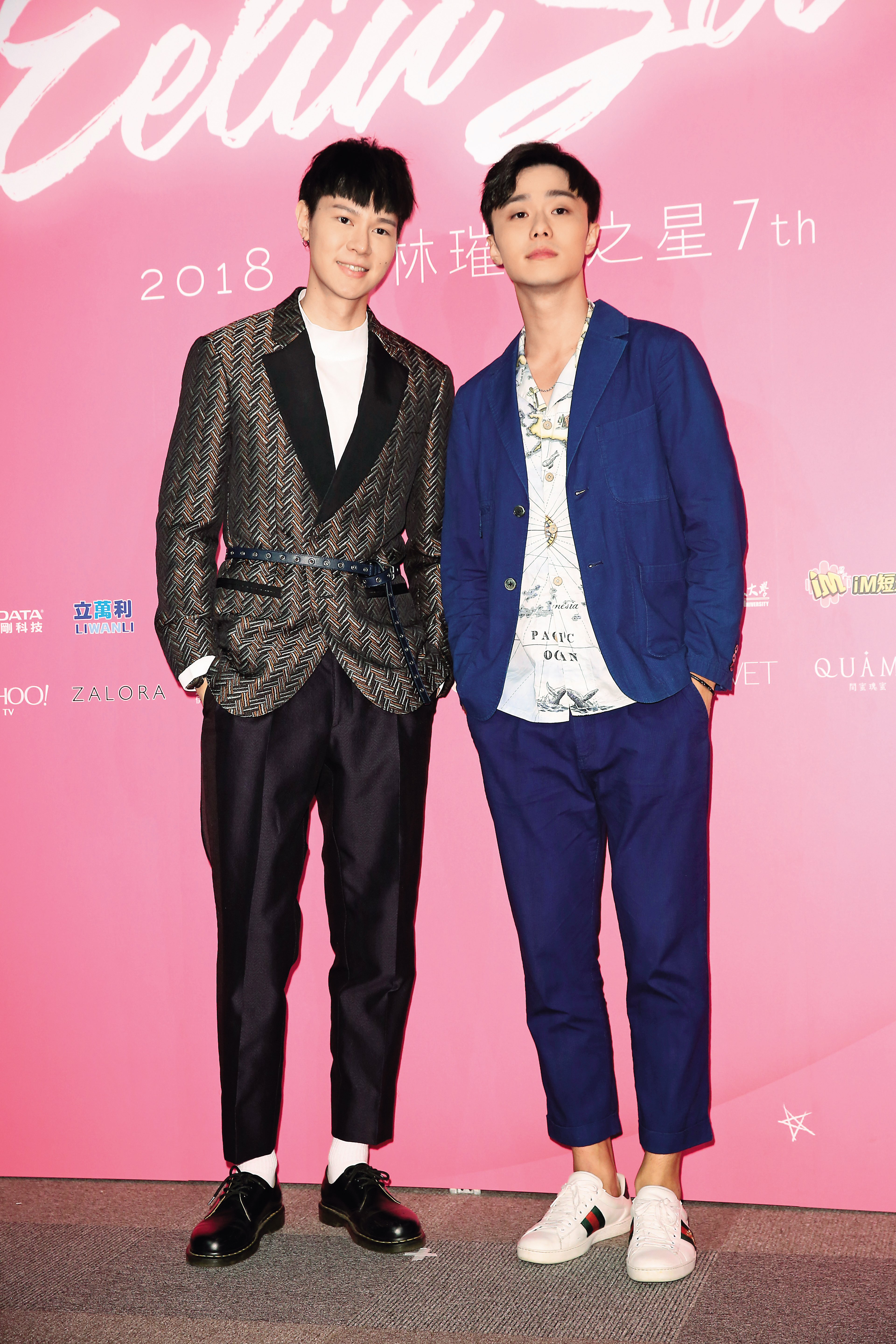 施柏宇（右）的媽媽幫他報名參加伊林璀璨之星，開啟了演藝大門。