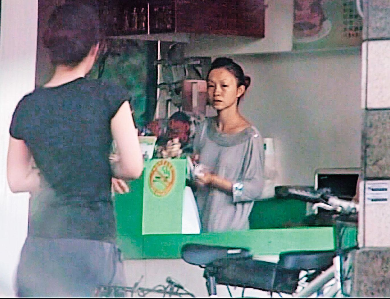 黃郁玲的早餐店生意很好，光顧的多是年輕男子。（東森新聞提供）