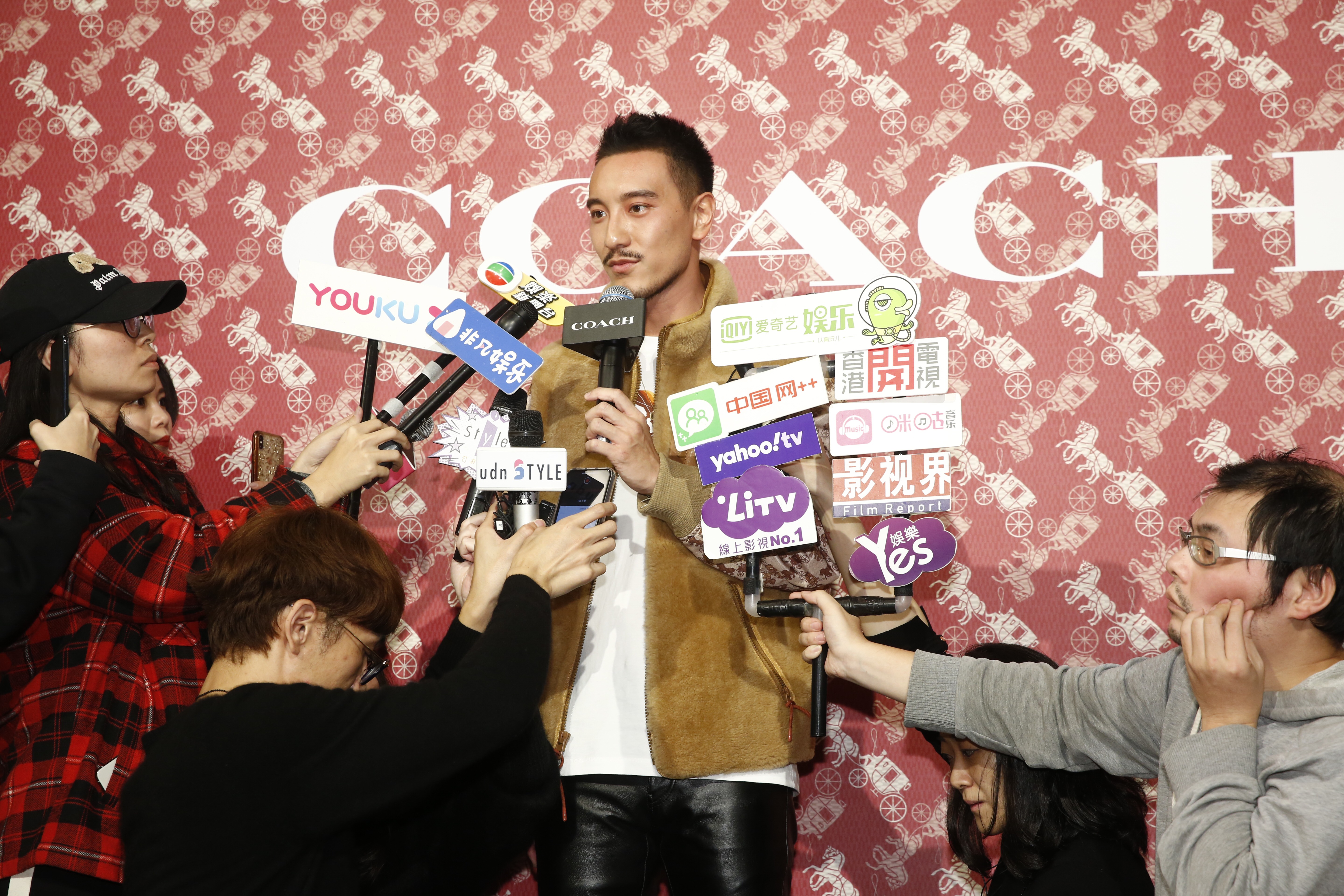 王陽明說自己本來要跟高以翔同一天參加《追我吧》的錄影，因為蔡詩芸有孕在身他不想離家3天，所以當天並未參加節目錄製。