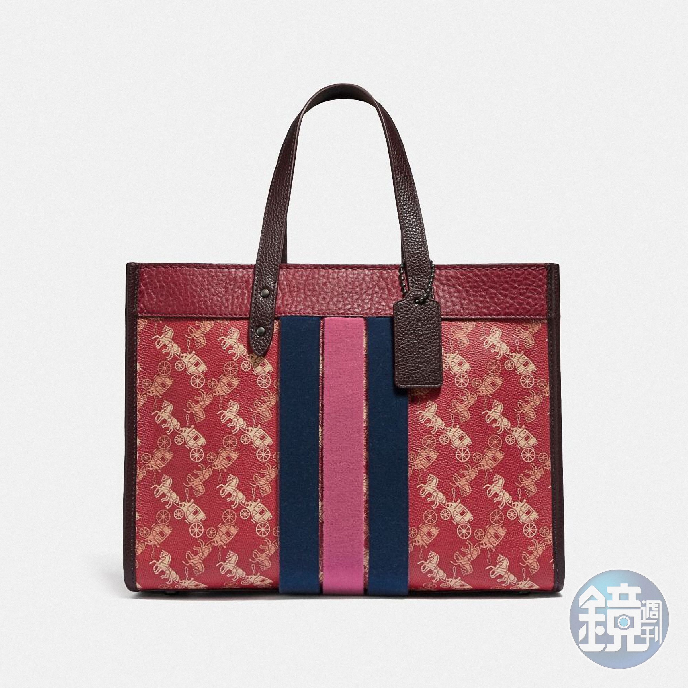 Horse and Corriage Varsity條紋托特包 NT$16,800。（COACH提供）