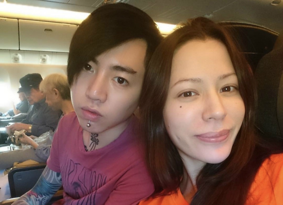 謝和弦過去常常發表不少「寵妻言論」，兩人還在經常在IG甜蜜放閃。（翻攝自謝和弦R-chord臉書）