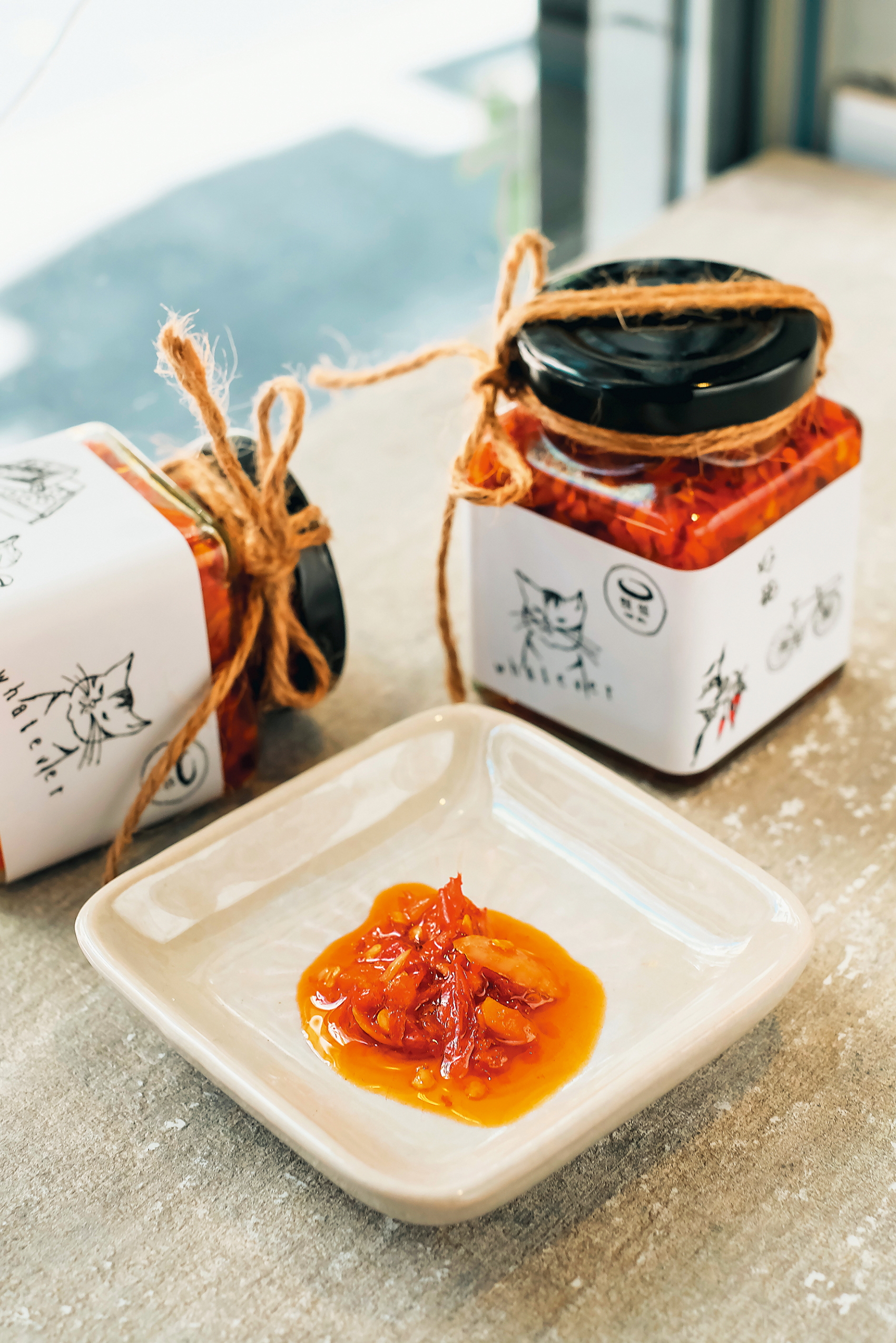 超級百搭的「饅飽手炒私房辣椒醬」。（180元／罐、120ml）