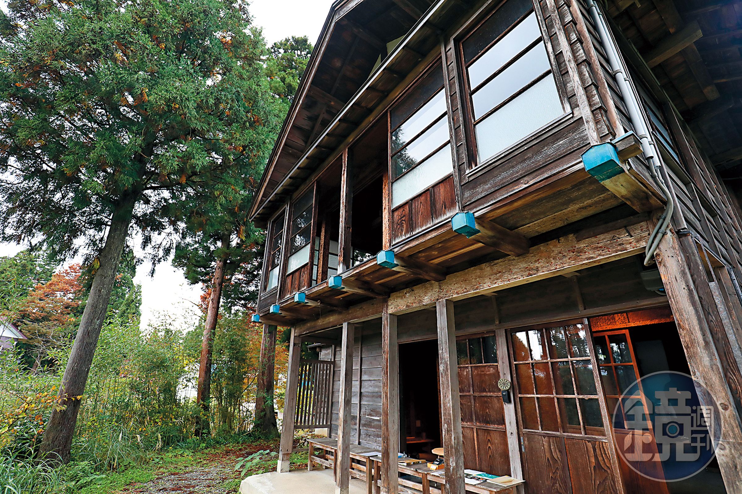 這棟150年歷史的老屋，本應廢棄在山間，卻因藝術而獲得重生。