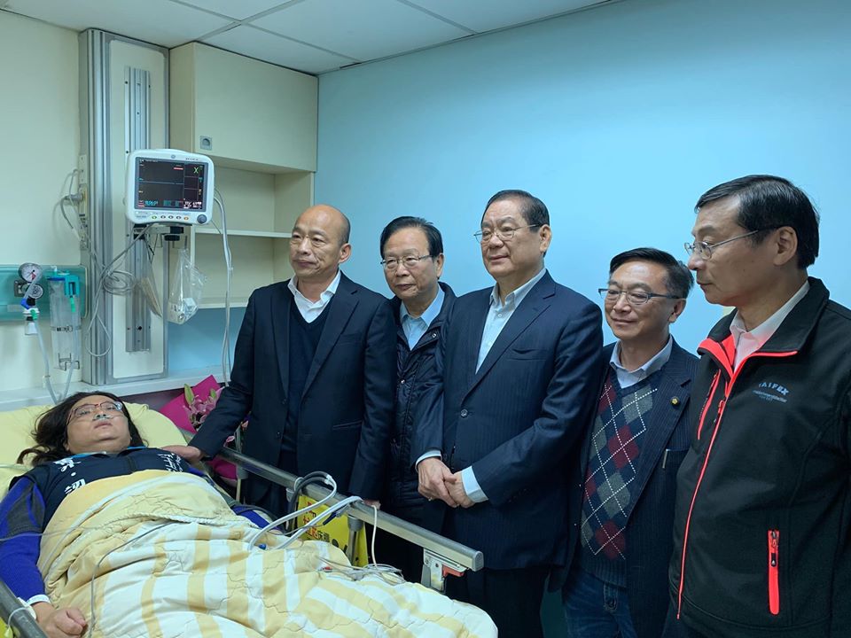 探視照片曝光後，國民黨被各界嘲諷在作秀。（翻攝自臉書）