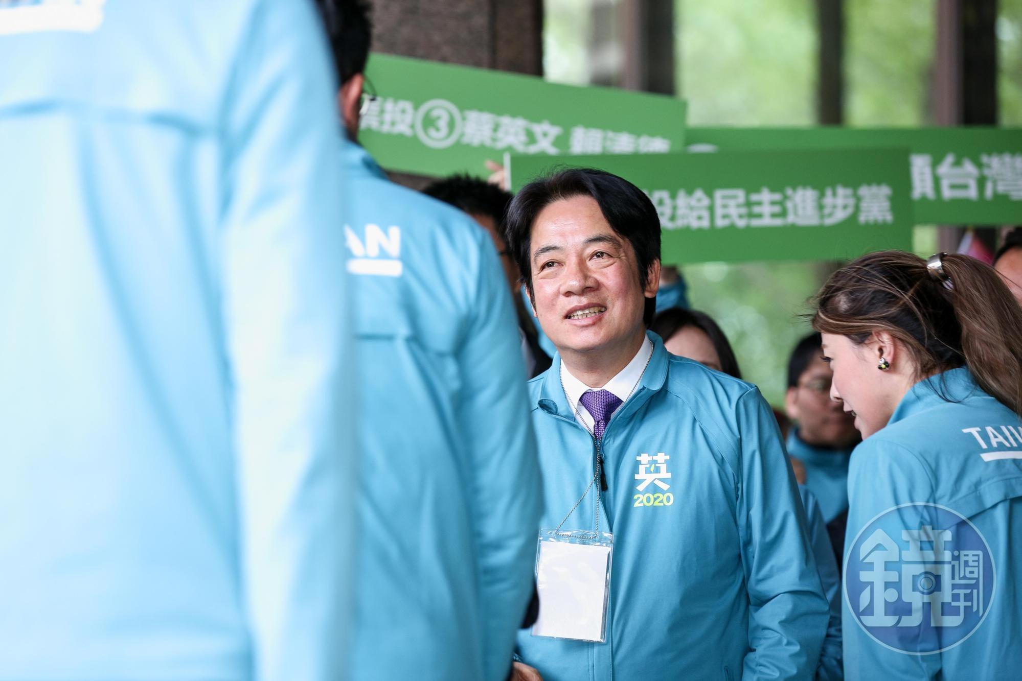賴清德曾被韓國瑜列為「被網軍霸凌三兄弟」，賴今日特別澄清，他對台灣的熱誠和民主的堅持跟韓截然不同，並沒有特別稱兄道弟的地方。