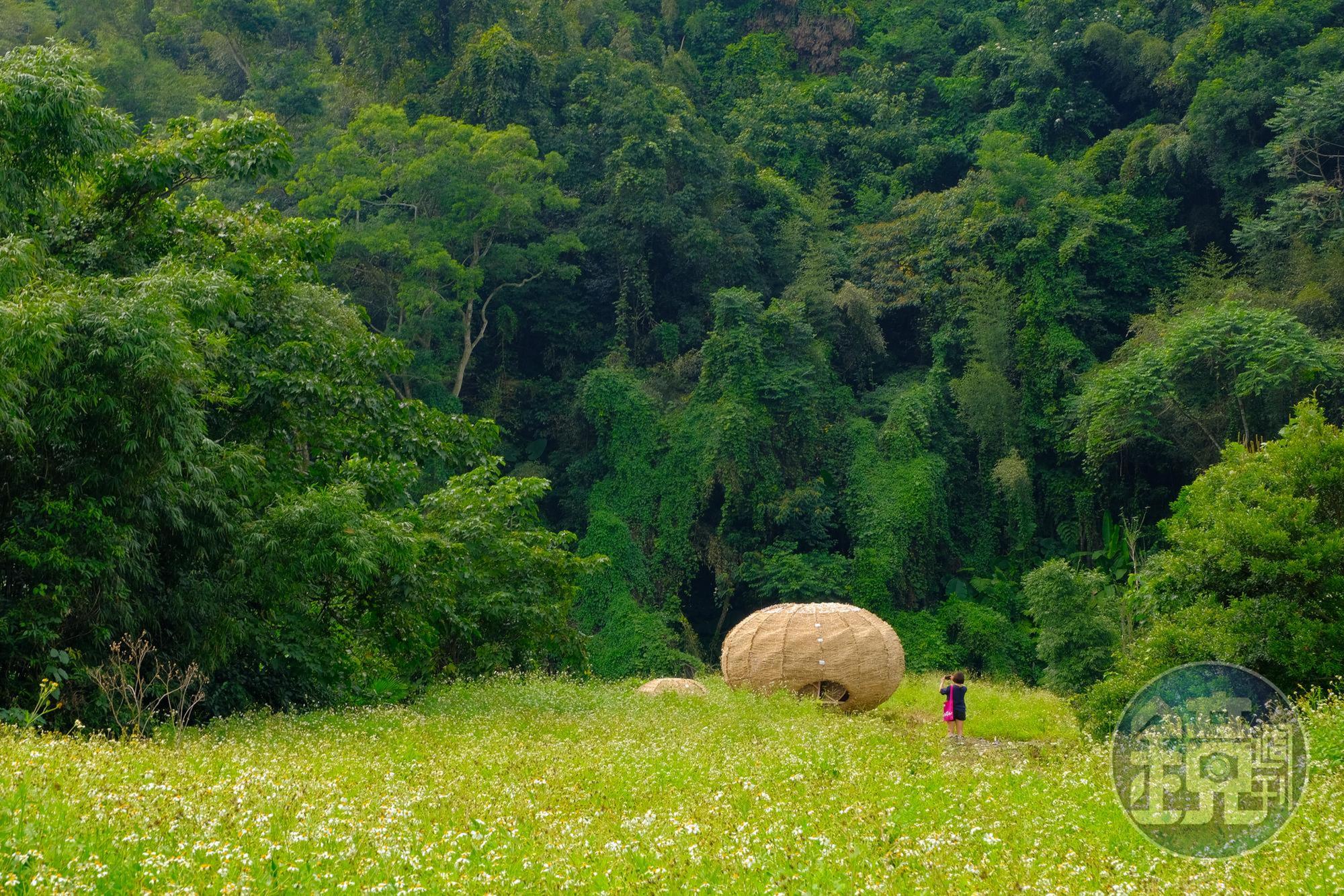 范承宗的《茶窩》，是以在地「茶壽」為出發，茶壽是苗栗汶水獨有的茶壺保溫方式。
