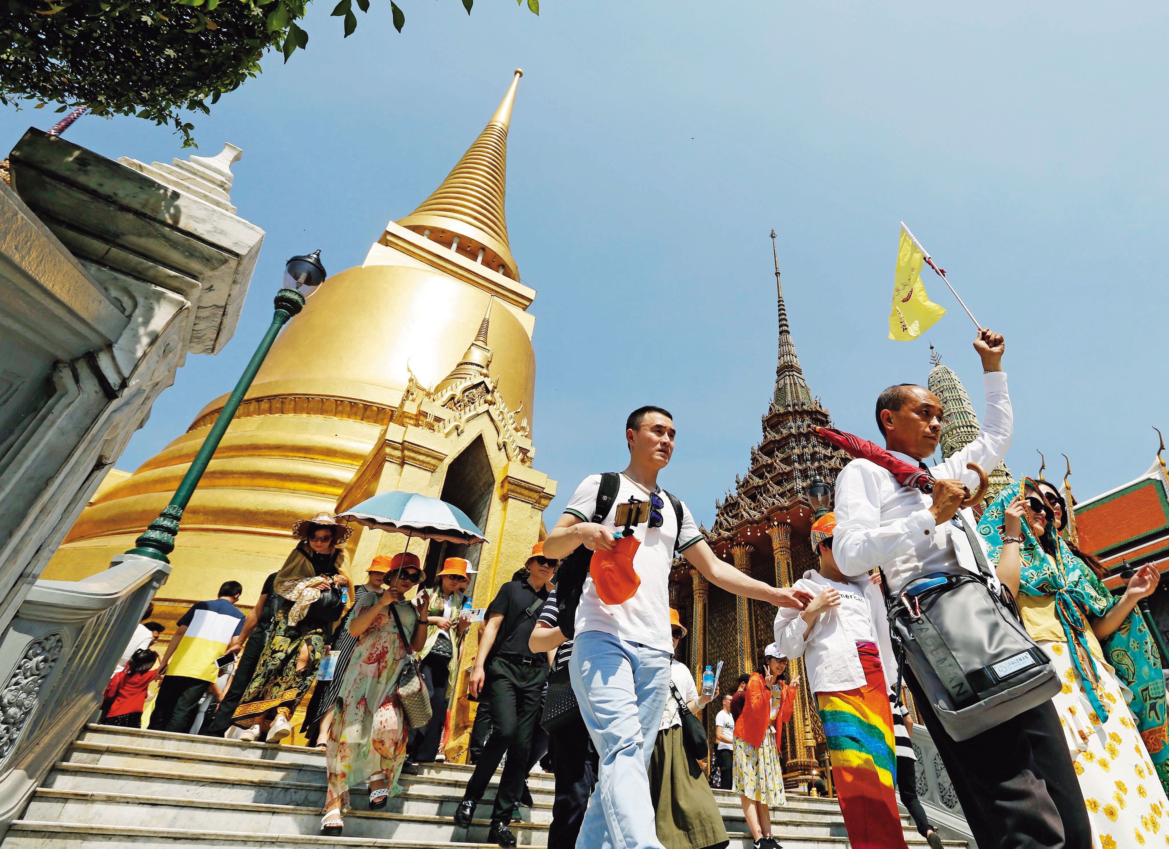 泰國簽證要求財力證明一事，政府對泰外交應該硬起來，不能任由泰國這樣軟土深掘，得寸進尺。（東方IC）