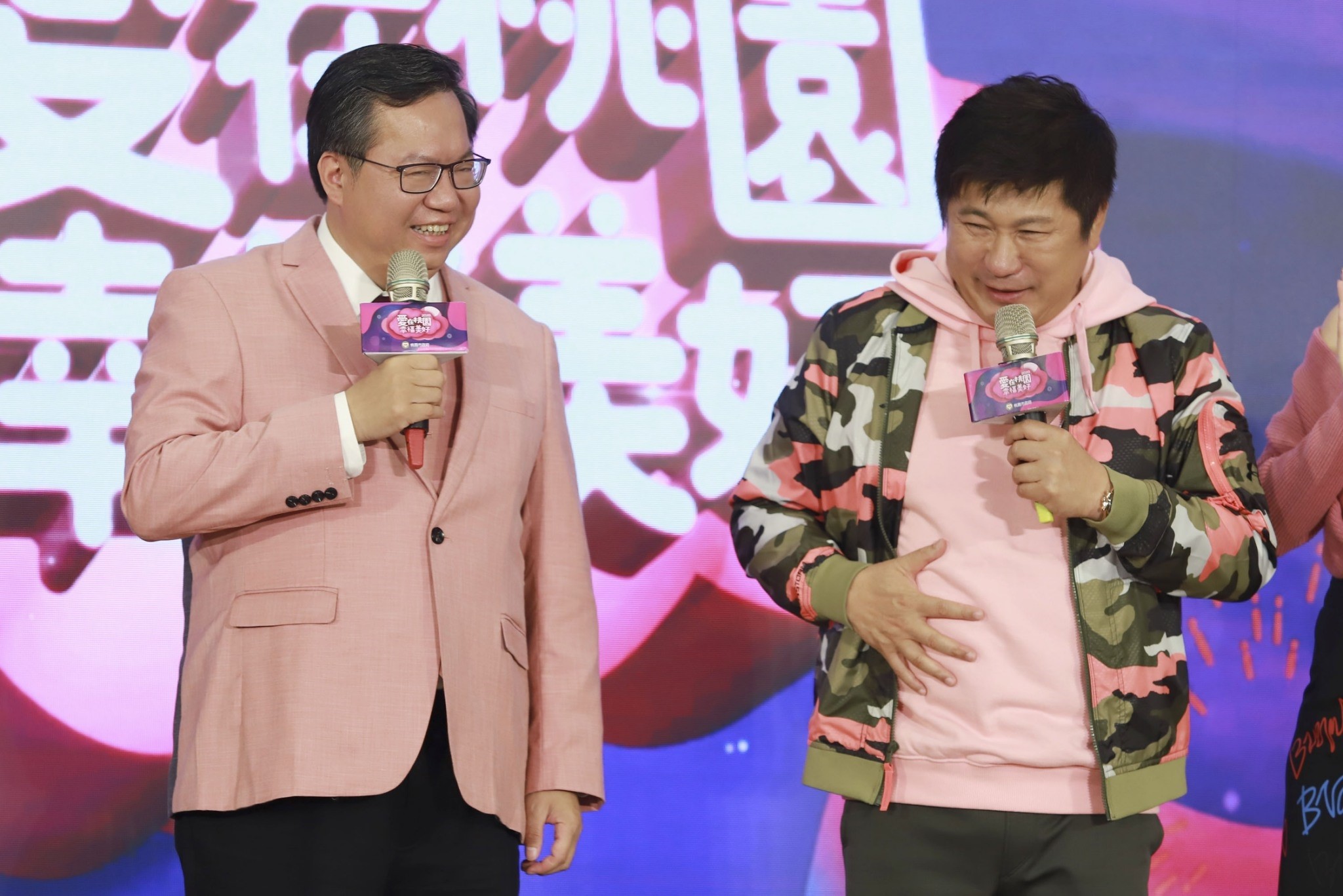 胡瓜(右)坦言與小禎的新歡丁春霆的父母吃過飯。（民視提供）