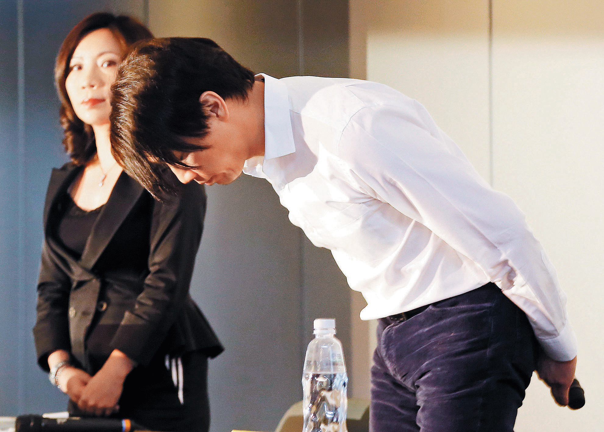 陶喆2015年鬧出偷吃腥聞，還開了記者會聲淚俱下向太座道歉，坦承外遇，但僅認偷吃一次。（東方IC）