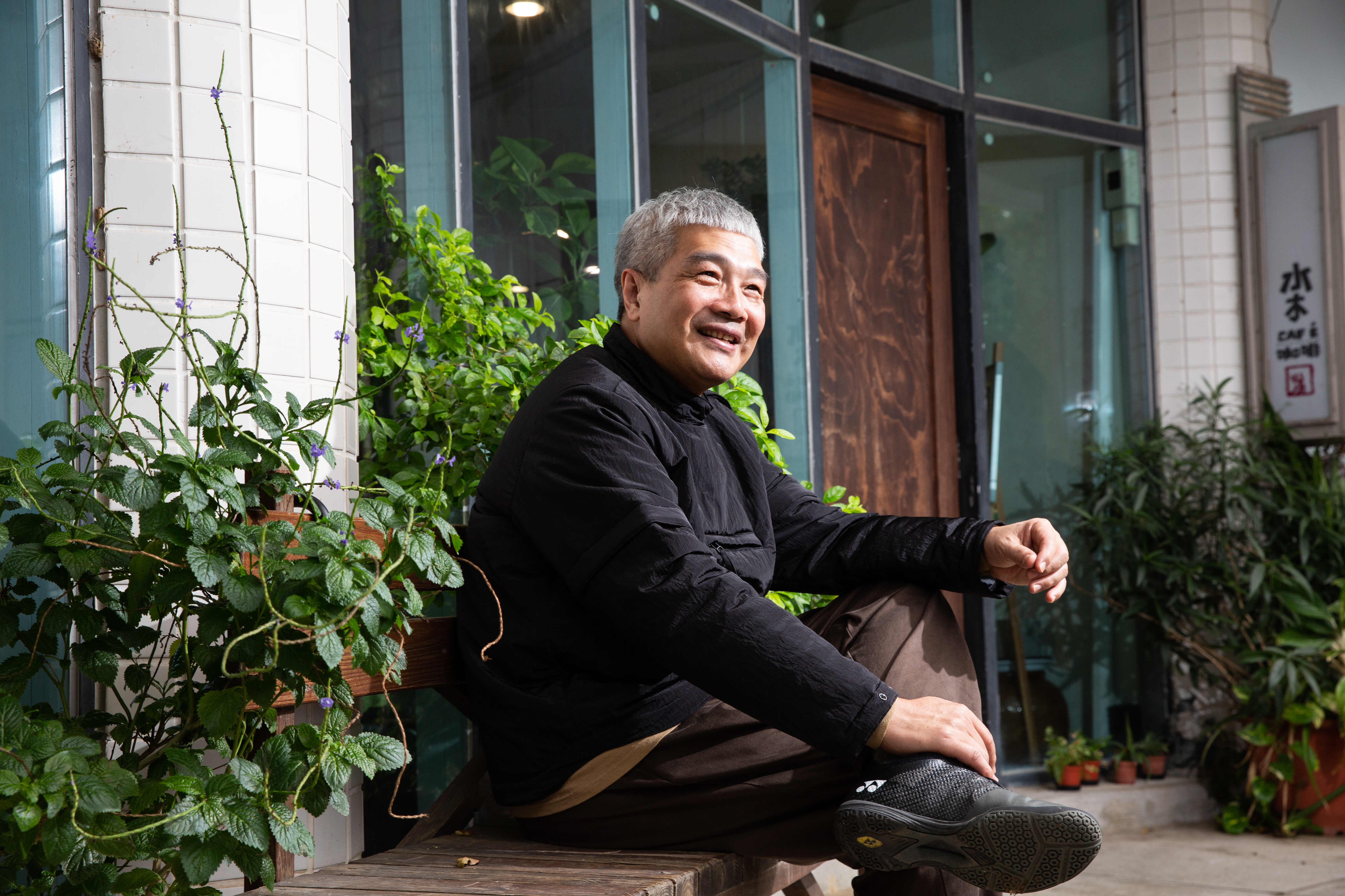 何新松對於兩岸文創產業有許多深刻觀察，他堅持文創必須落實在生活中，要先讓人感動再談賺錢。