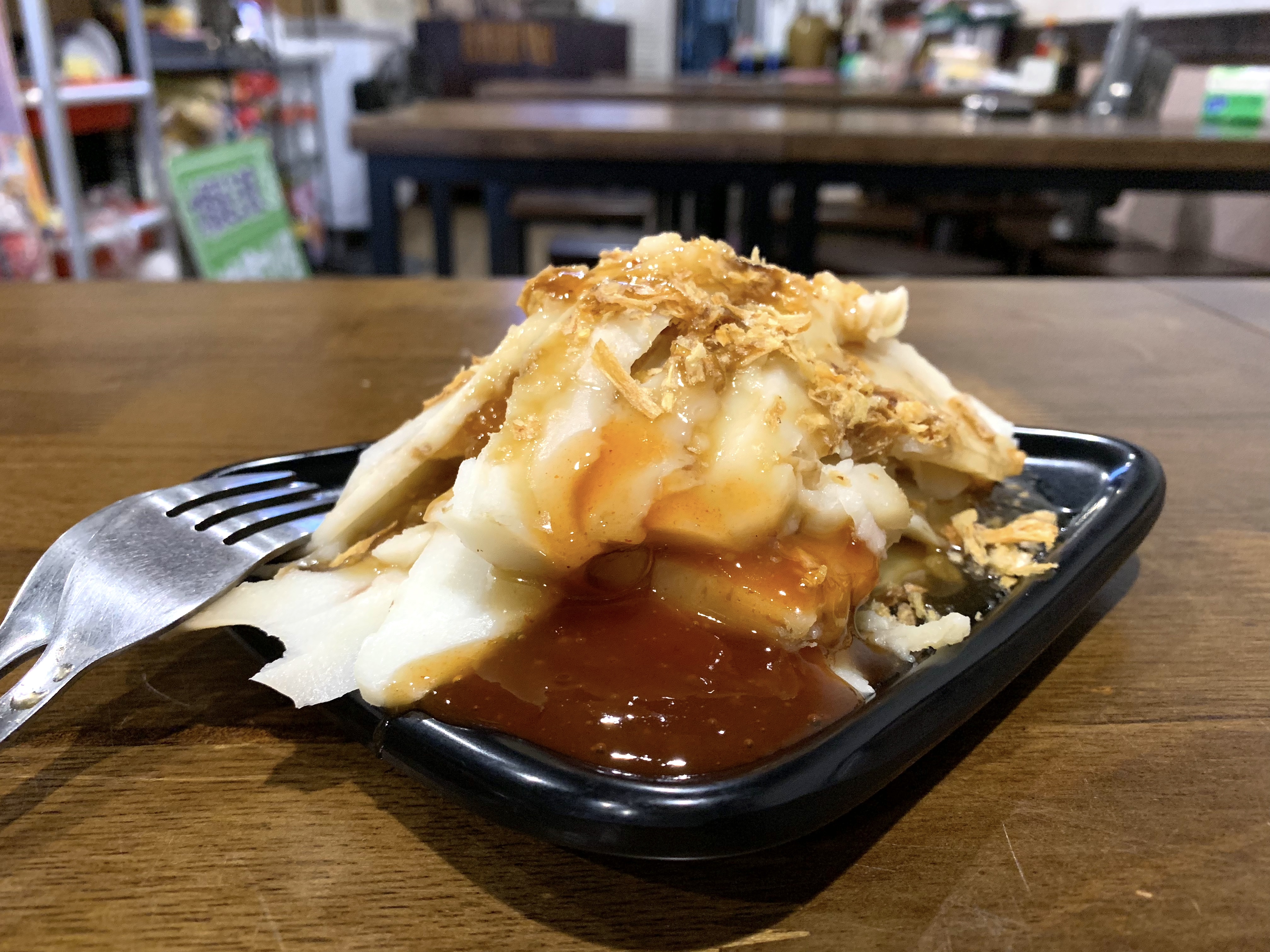 「大橋町目米食館」精選台北「粿仔街」做粿老店的拿手粿食在店內販售。