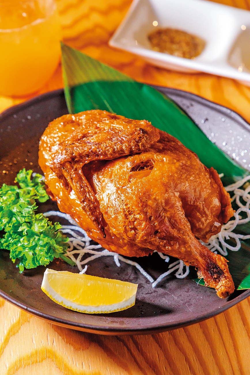 皮脆肉香的「酥炸半雞」。(1,500日圓/份,約NT$424)