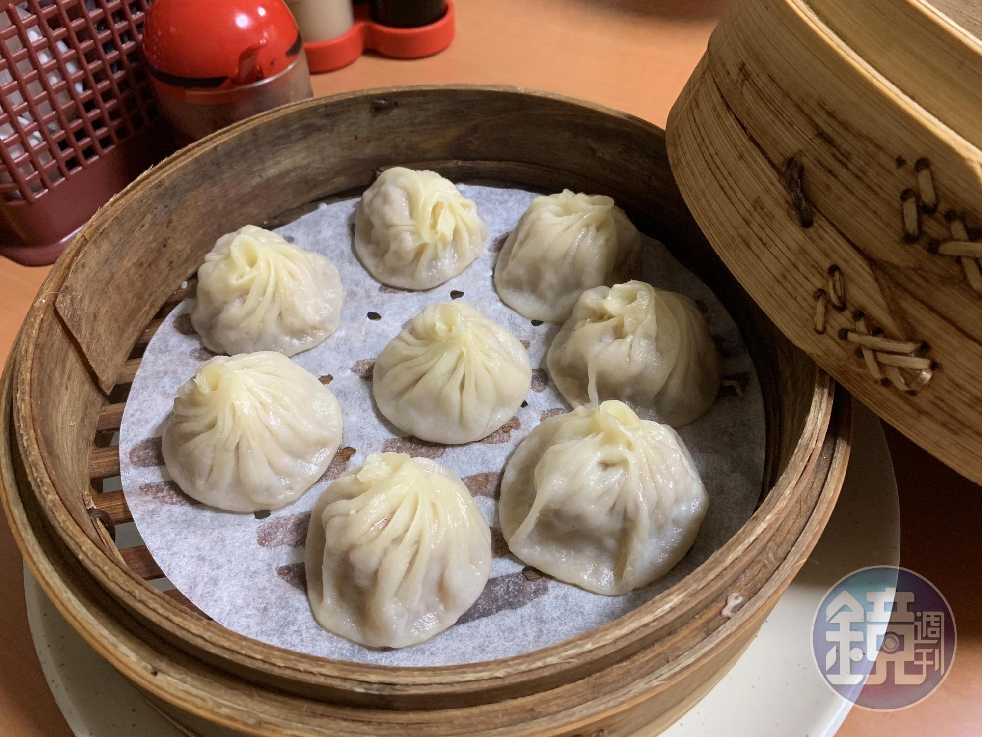 「小籠包」皮薄不爛、收口處不會過厚。（140元／一籠8個）