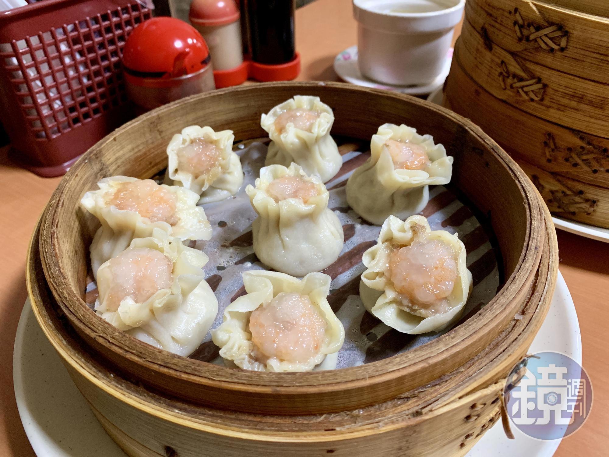 「蝦仁燒賣」口感不像一般皮餡捏得較紮實，肉餡沒這麼濕潤，較為一般。（160元／一籠8個）