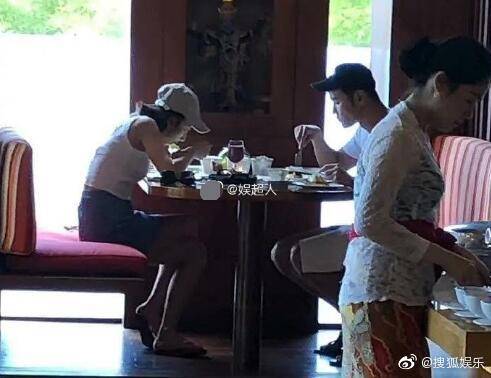 阮經天被網友直擊與女星宋祖兒在峇里島某飯店出現，疑似祕會。（搜狐娛樂微博）