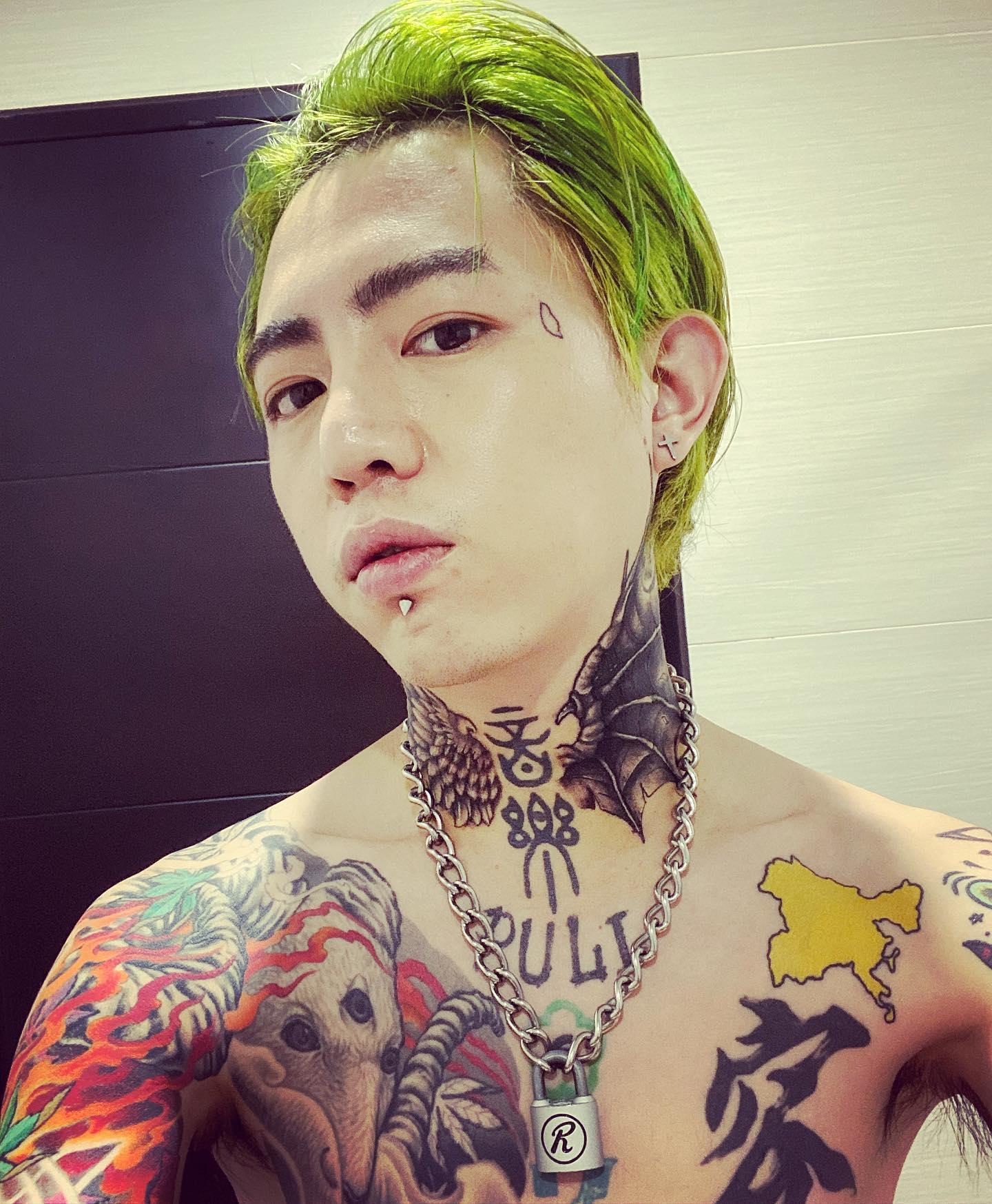 謝和弦染毒風波之後,跟直播主莉婭開房間。(翻攝謝和弦臉書)