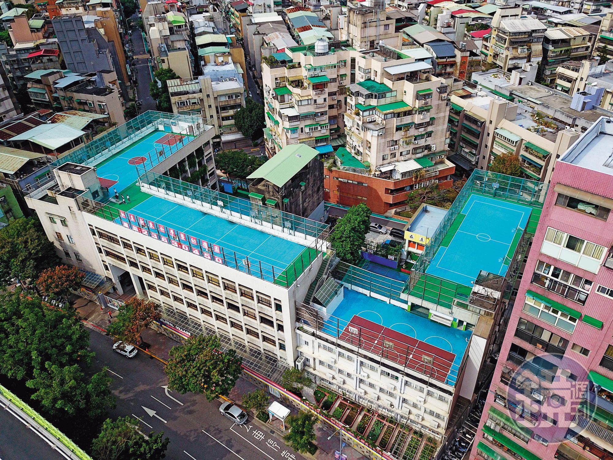 新民國小前身是新民幼稚園,鄰近捷運台電大樓站,附近都是精華住宅區段,吸引不少建商和校方洽談都更案。