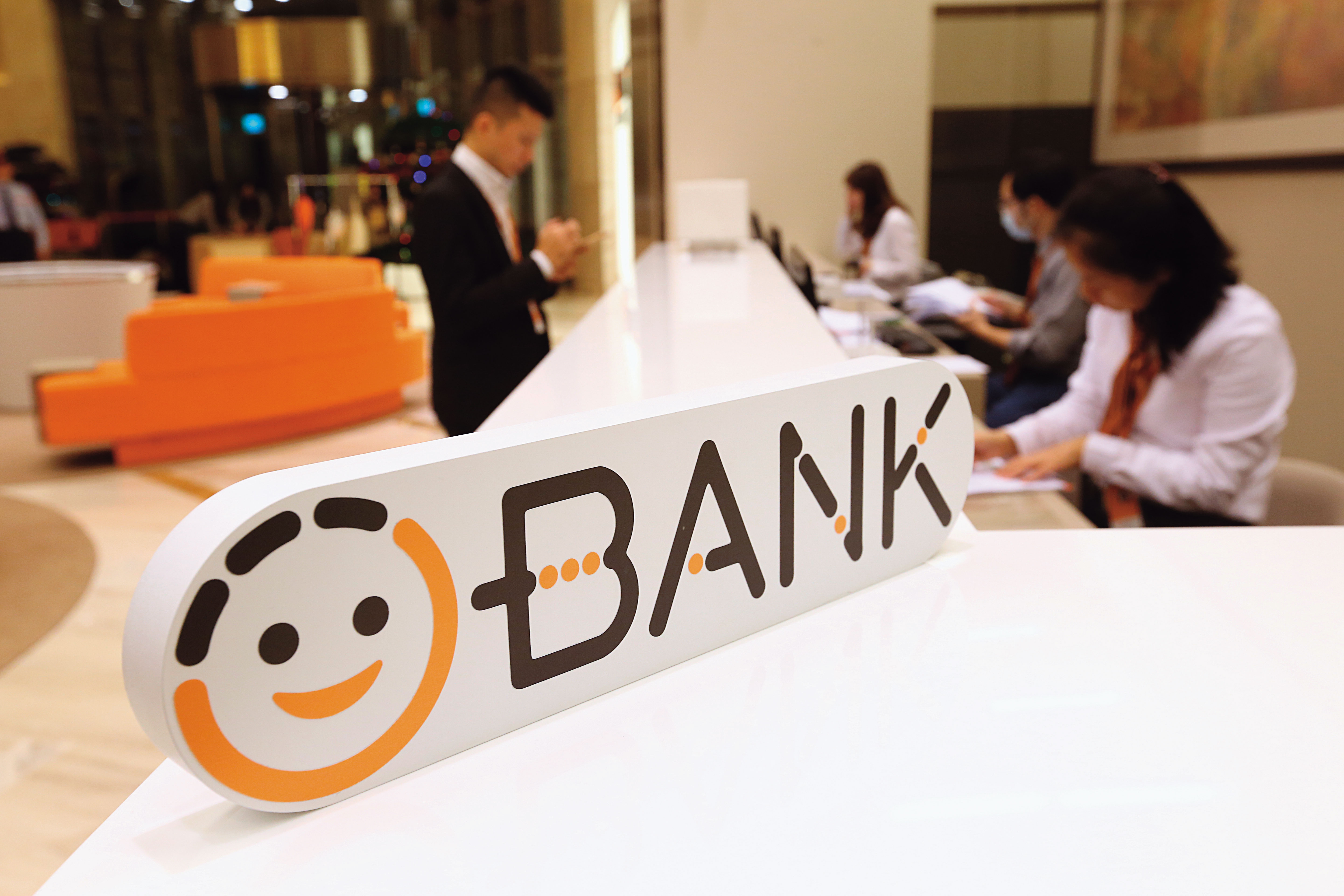 金管會10月認定9家放款給潤寅的銀行有疏失,共開罰800萬元,其中以王道銀行和中小企銀各被罰200萬元最重。