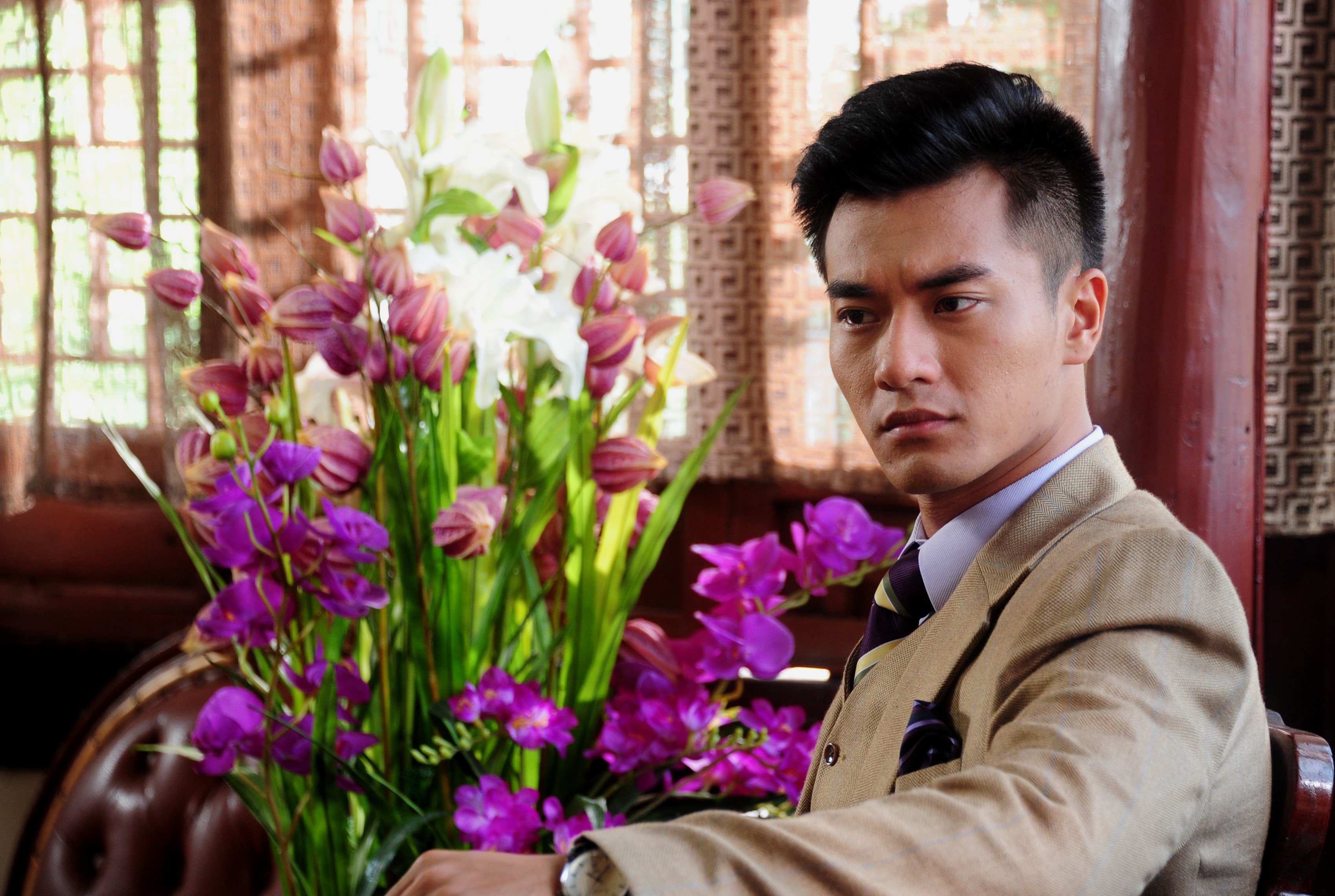 鄭凱有「民國最慘男主」封號，但私下卻是個冷面笑匠。（東風衛視提供）