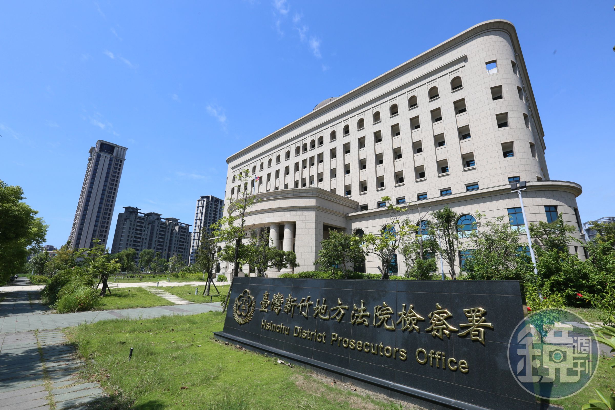 新竹地檢署依重利、傷害、恐嚇等罪嫌起訴許男。（本刊資料照）