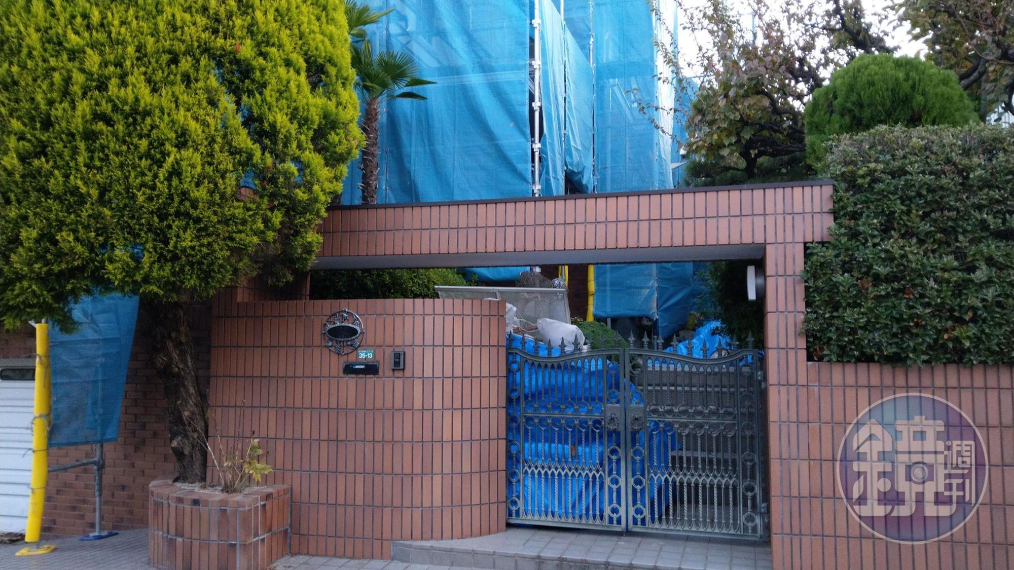 駐大阪代表新任處長李世丙處長上任後，以官邸修繕中為名，月花公帑70萬日圓租豪宅。