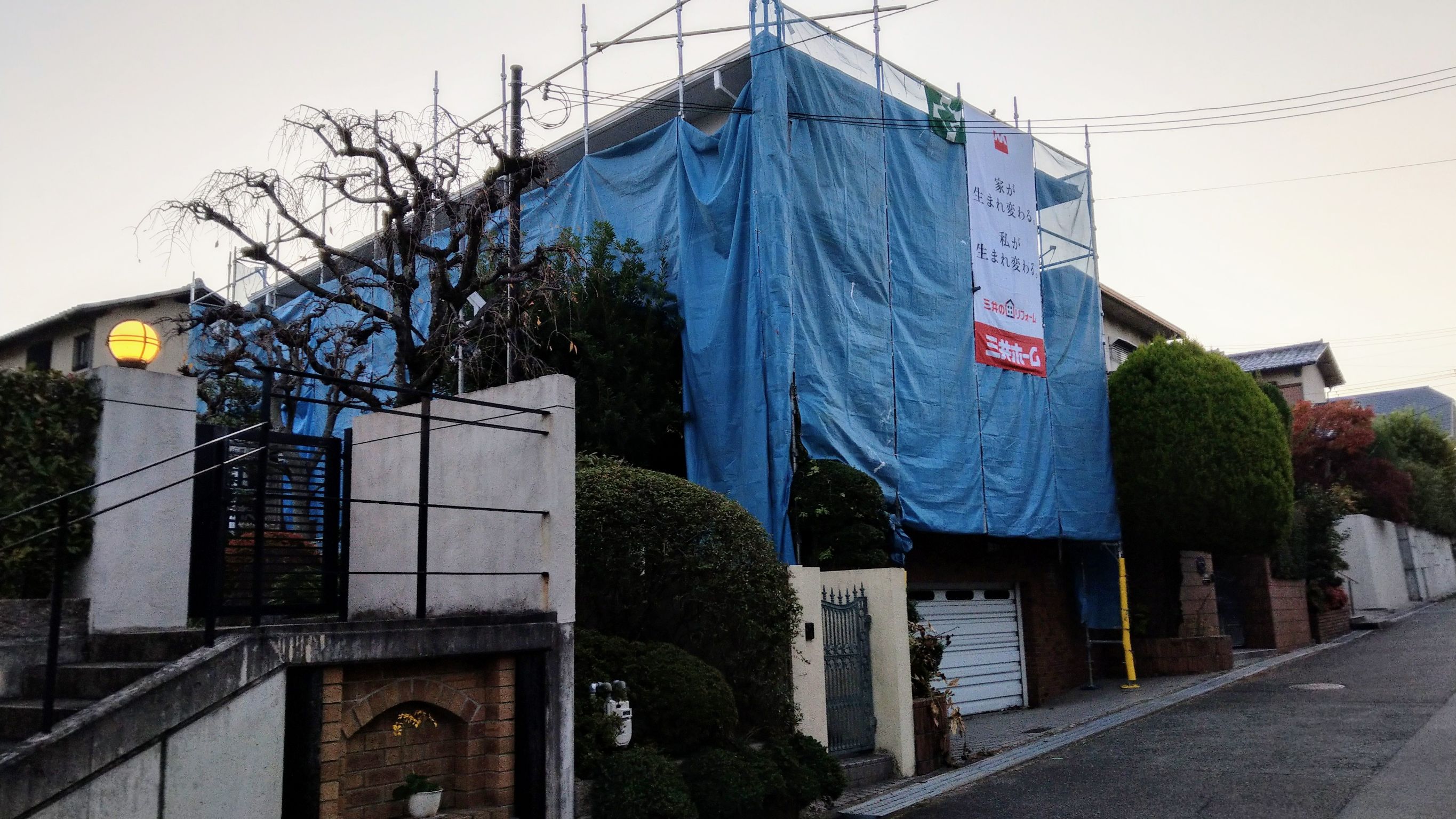 大阪官邸在去年9月關西事件後閒置，日方鑑定認為屬於安全建築卻沒人敢進駐，直到被本刊踢爆後，今年10月才動工進行修繕。