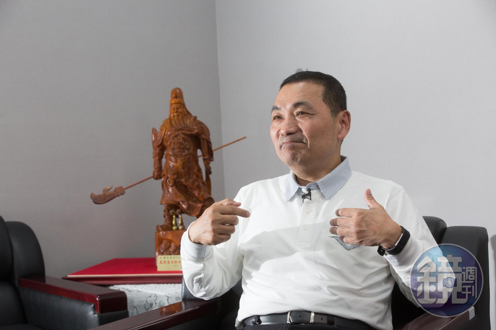 侯友坦言自己因從警屬於高風險工作，40年前就已預立醫囑，要求妻子若他中彈命危時，不要請醫師插管急救，讓他好好走。（本刊資料照）