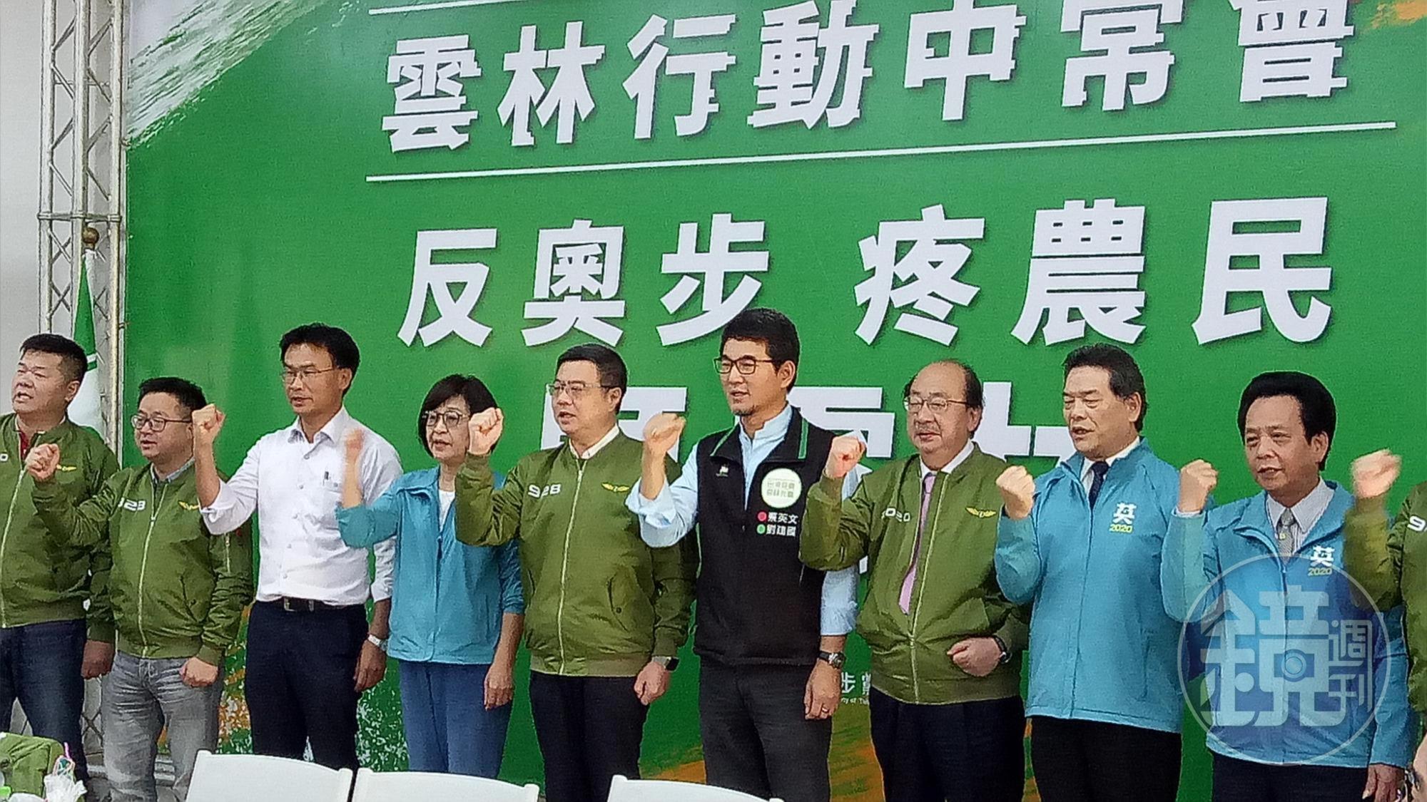 民進黨主席卓榮泰今到雲林主持行動中常會,為2位黨籍立委蘇治芬、劉建國造勢。