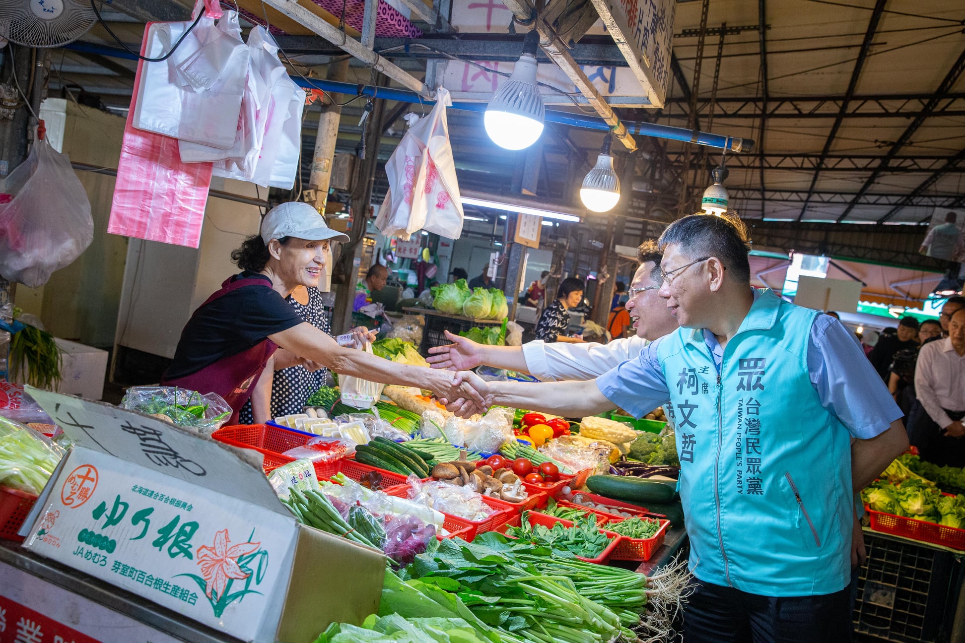 柯文哲選前出手，請假幫忙輔選，屆時會從高雄起跑。（翻攝自柯粉俱樂部）
