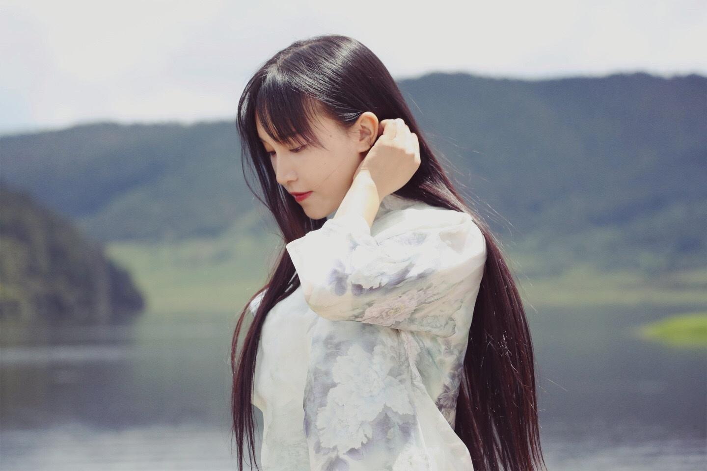 中國美食網紅李子柒從2017年8月加入YouTube，至今擁有749萬訂閱。（翻攝李子柒臉書）