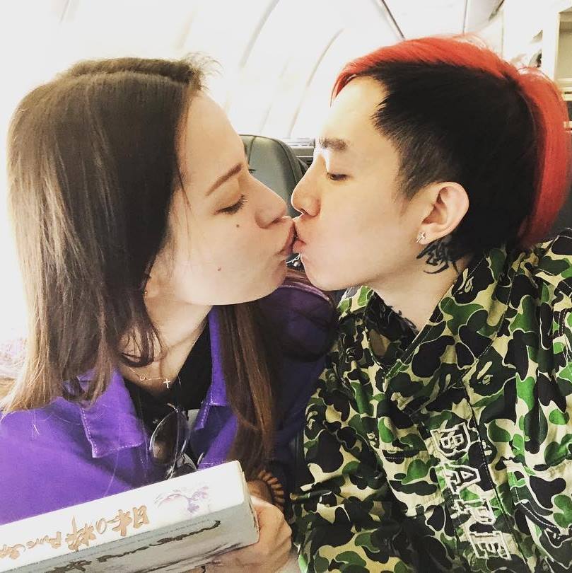 謝和弦傳出與台荷混血老婆Keanna婚姻亮紅燈，昔日恩愛不在。（翻攝自謝和弦臉書）