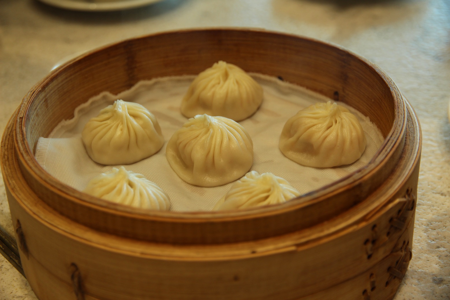 用雞肉做的小籠包，經典美食在此換了口味，實在是個大挑戰啊！