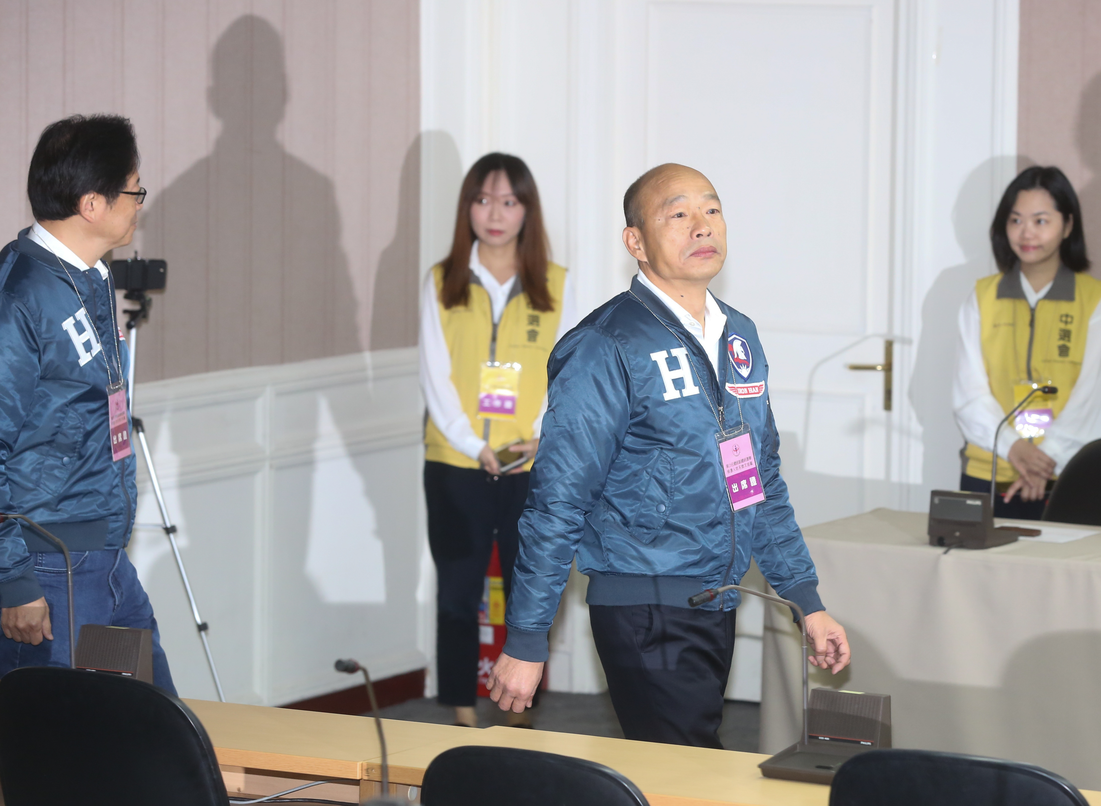 韓國瑜原定明日上午從高雄搭乘遠東航空赴金門跑選舉行程。