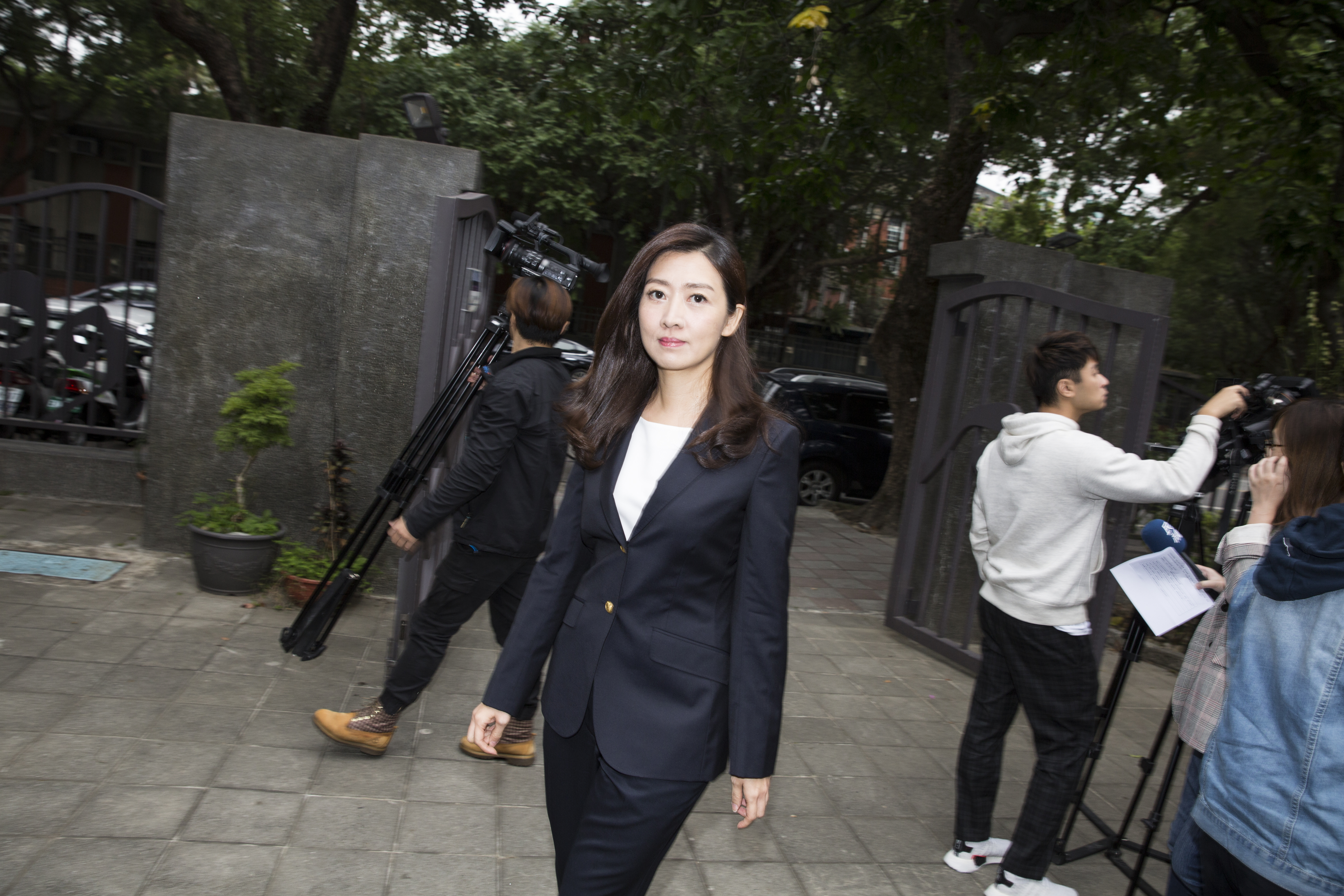 張善政指蔡英文「沒生過小孩」等爭議言論，遭美女醫師鄧惠文（圖）po文痛批。（本刊資料照）