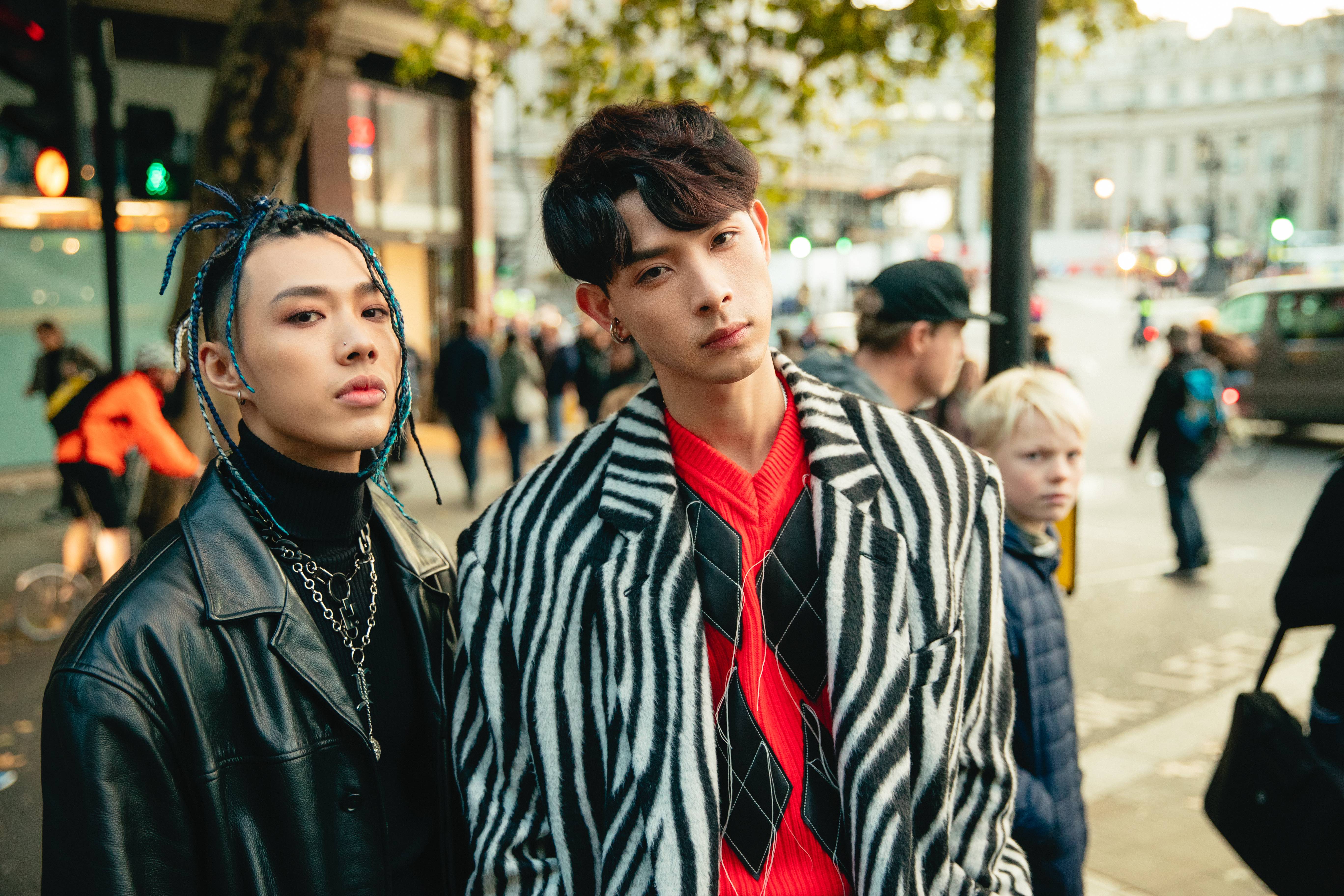 連晨翔新歌〈Crazy Love〉請出TRASH樂團主唱阿夜以個人饒舌歌手身份Marz23跨刀。（華納音樂提供）