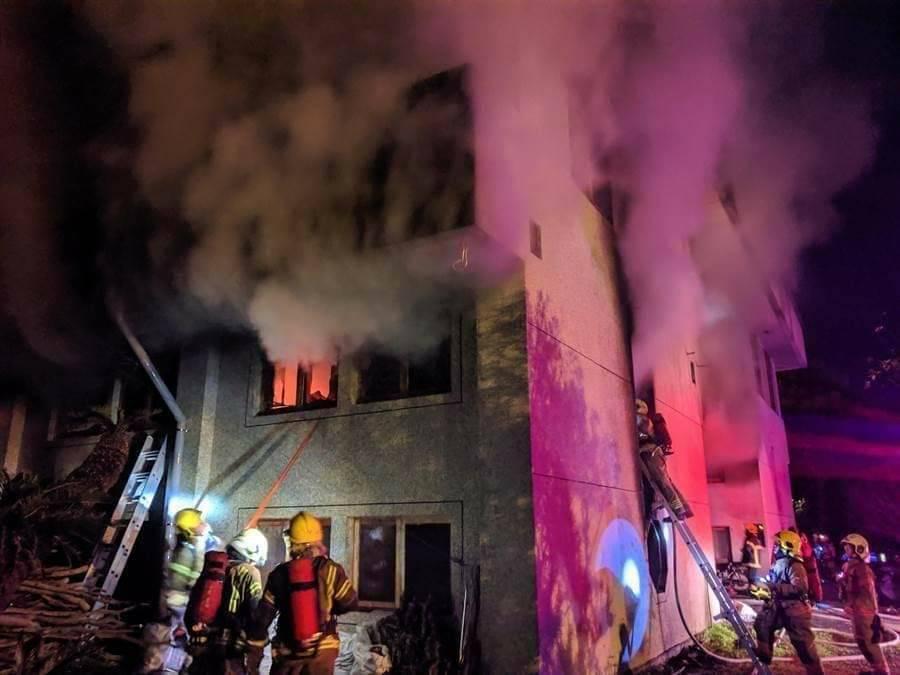 台南玉井一貫道修業場今凌晨傳出縱火案，大火無情奪走7人性命。（翻攝自爆料公社）