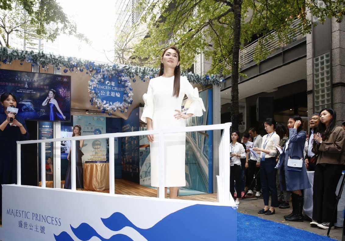 前夫張承中與女星尹馨交往半年多，Selina看新聞才知道，內心頗氣憤。