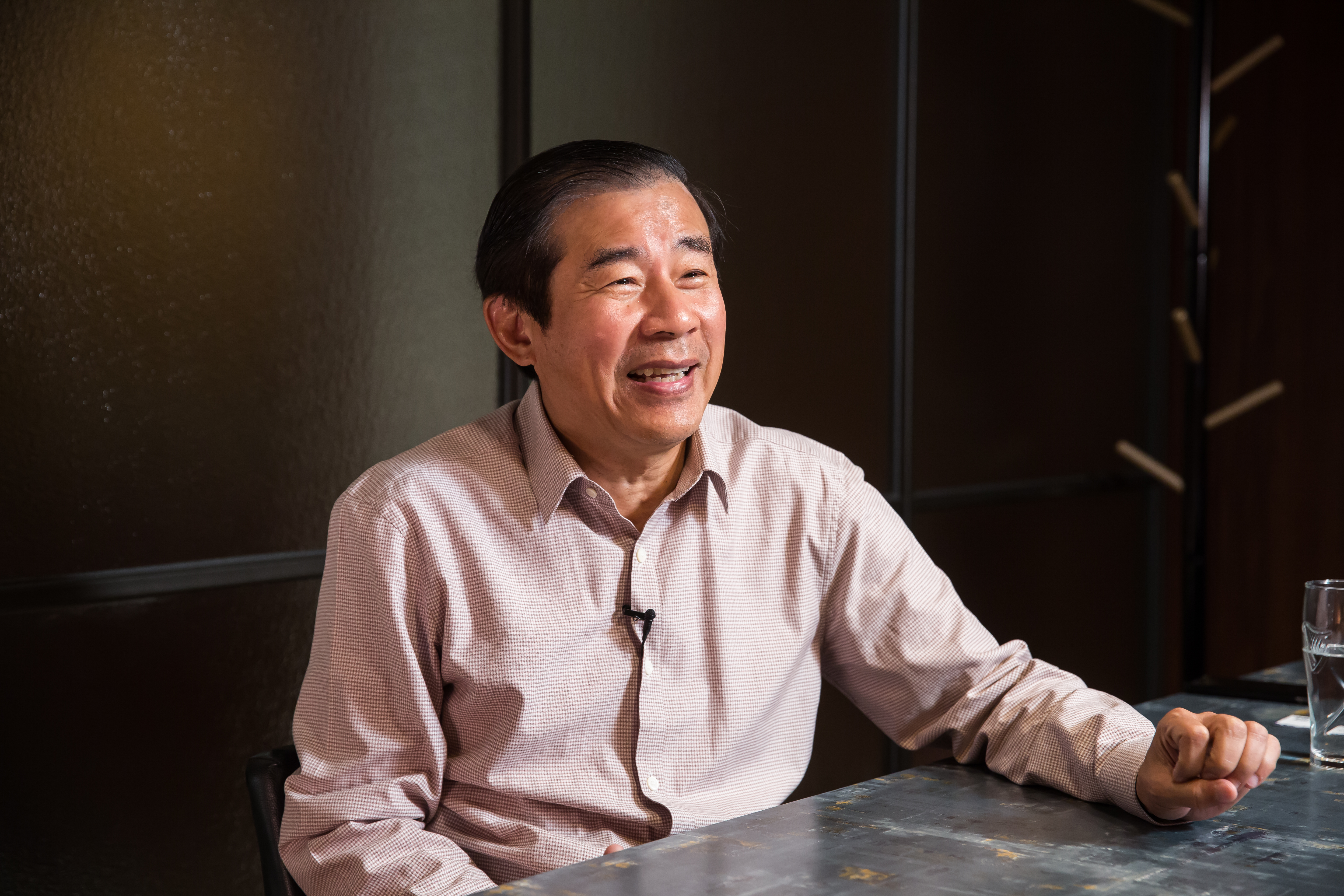 劉世章說自己年輕時賣命賺錢雖然身體累，但一點都不覺得苦，反而很開心可以累積財富。